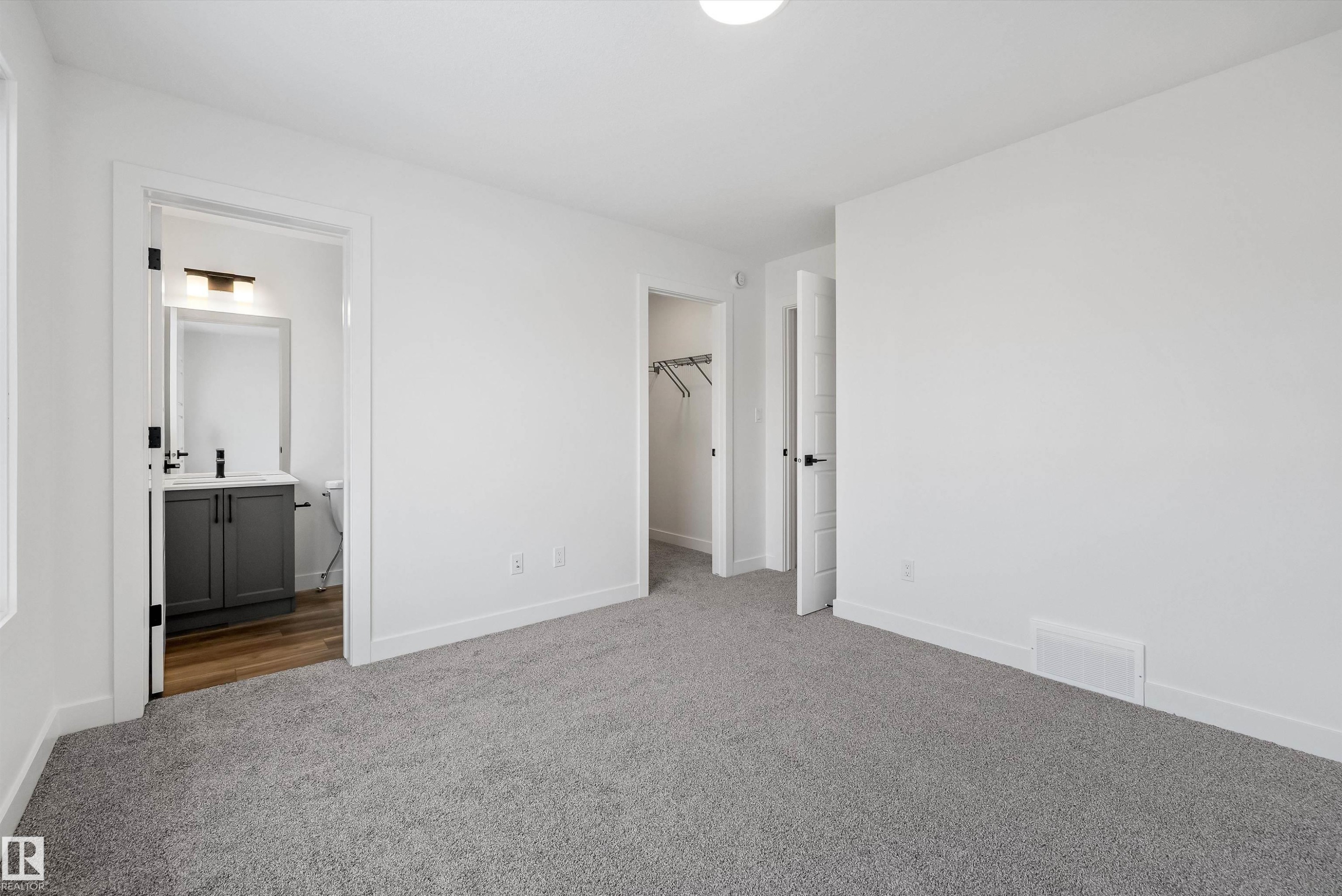 18847 29 Avenue Nw, Edmonton, AB - Indoor Photo Showing Other Room