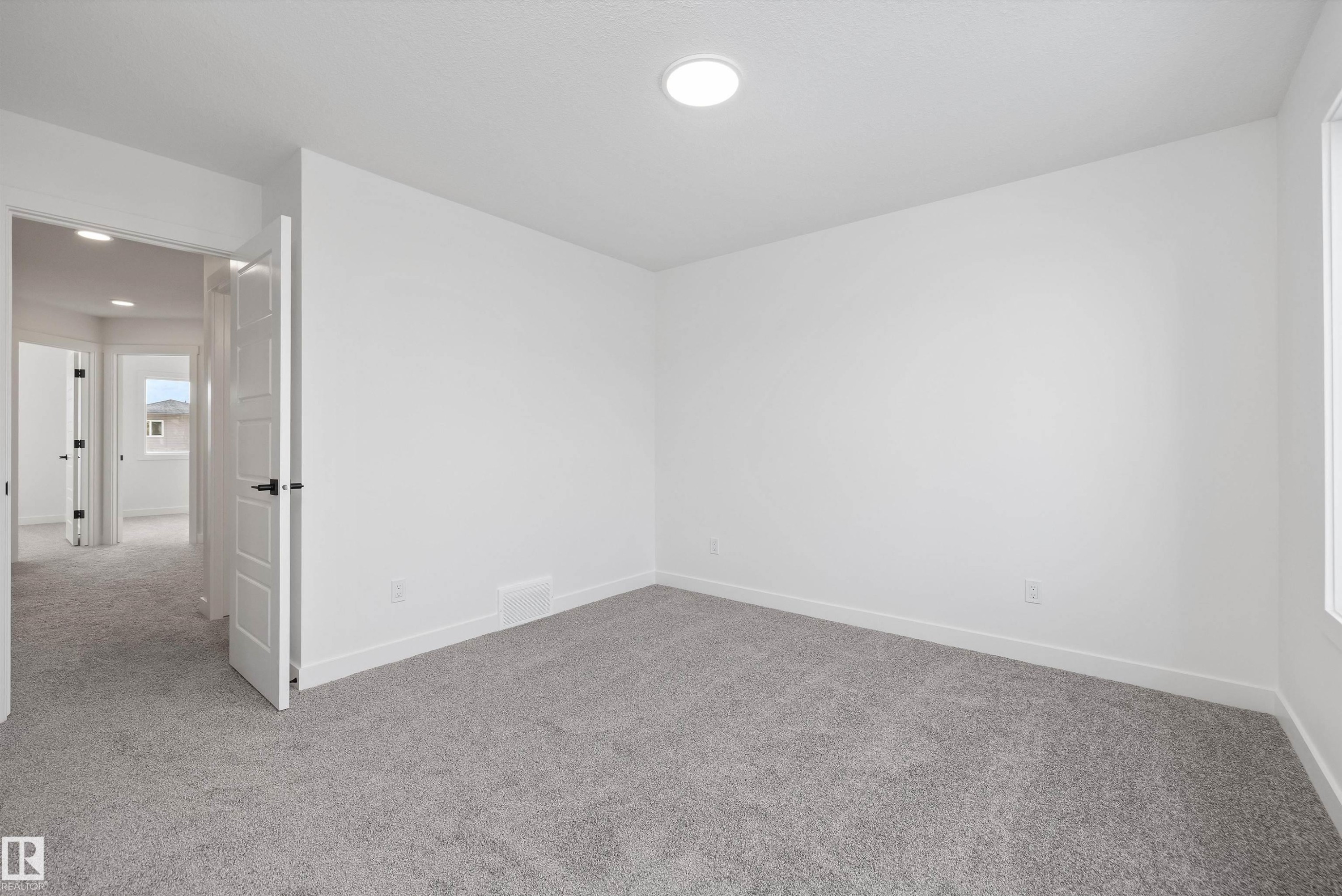 18847 29 Avenue Nw, Edmonton, AB - Indoor Photo Showing Other Room