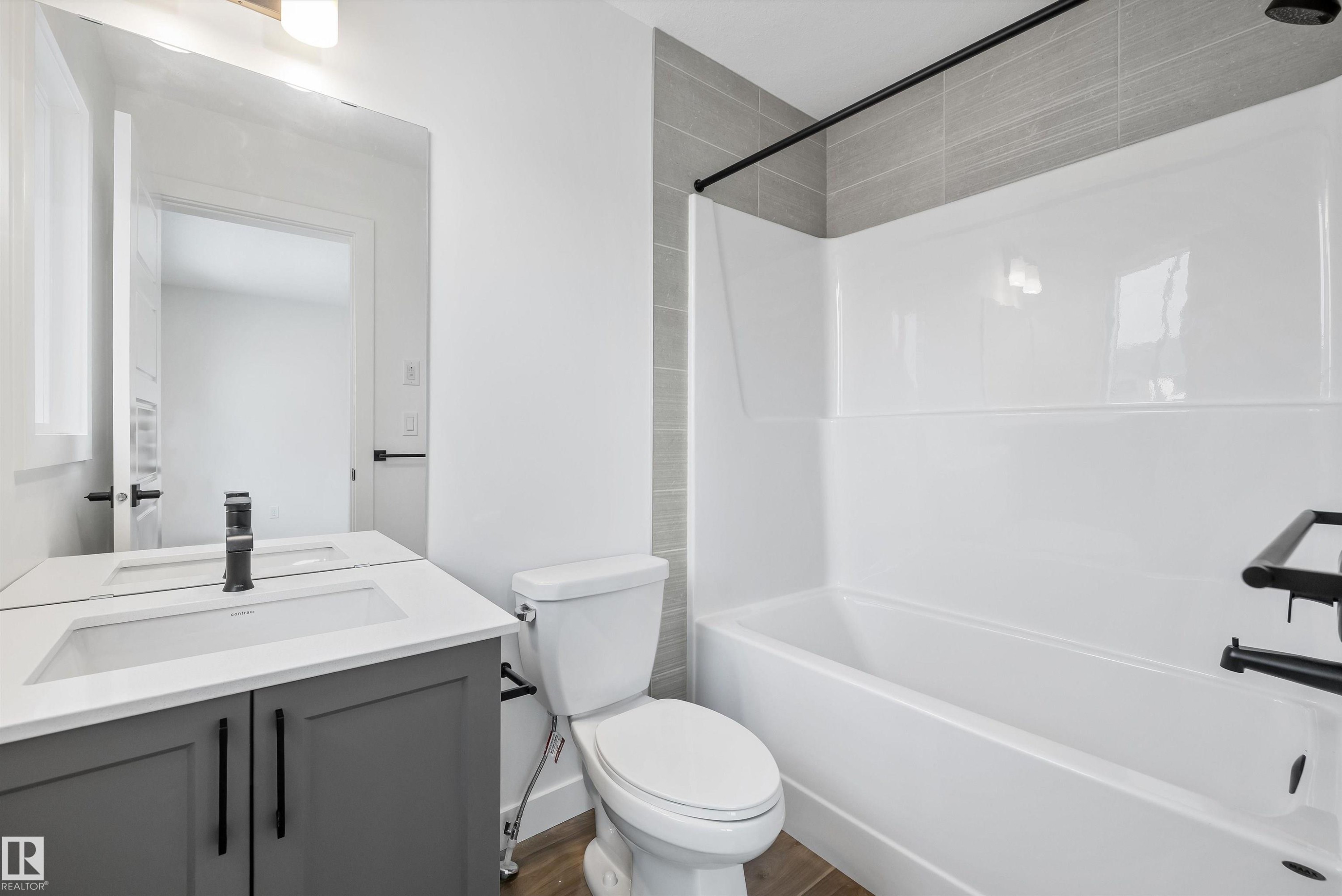 18847 29 Avenue Nw, Edmonton, AB - Indoor Photo Showing Bathroom