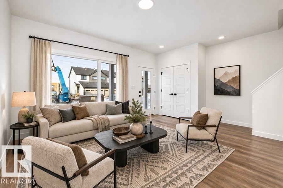 18847 29 Avenue Nw, Edmonton, AB - Indoor Photo Showing Living Room