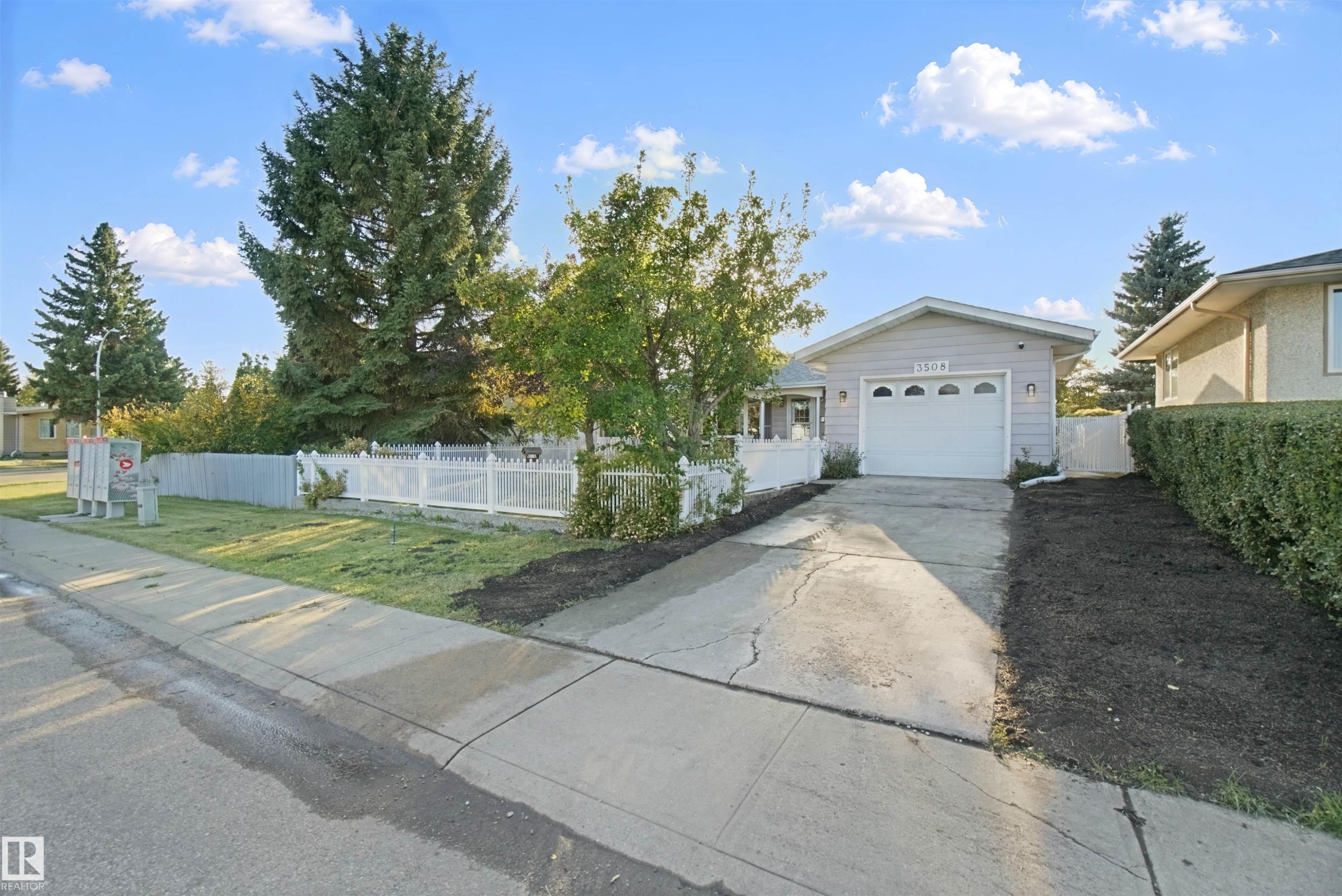 3508 106A Street Nw, Edmonton, AB
