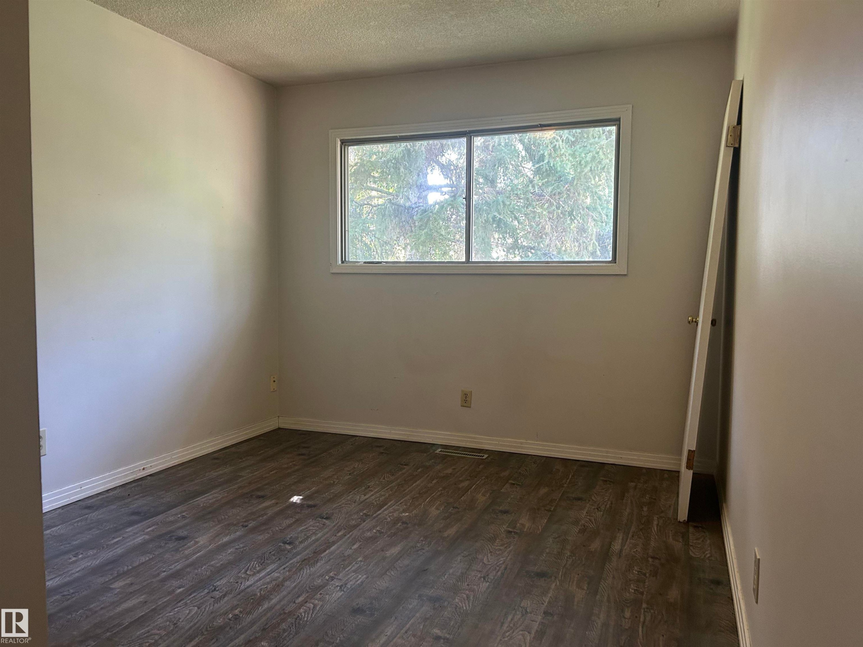 10450 69 Avenue Nw, Edmonton, AB