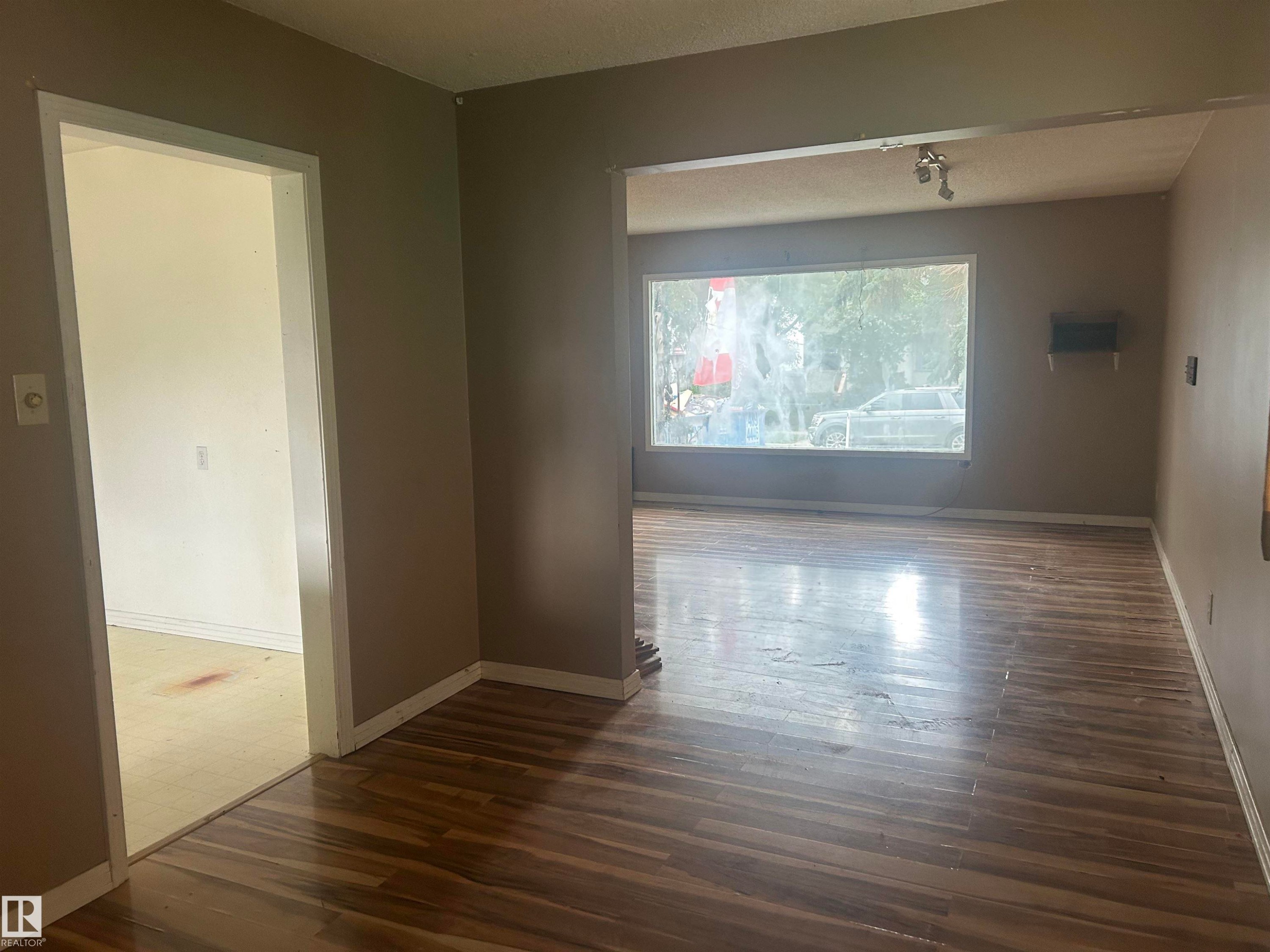 10450 69 Avenue Nw, Edmonton, AB