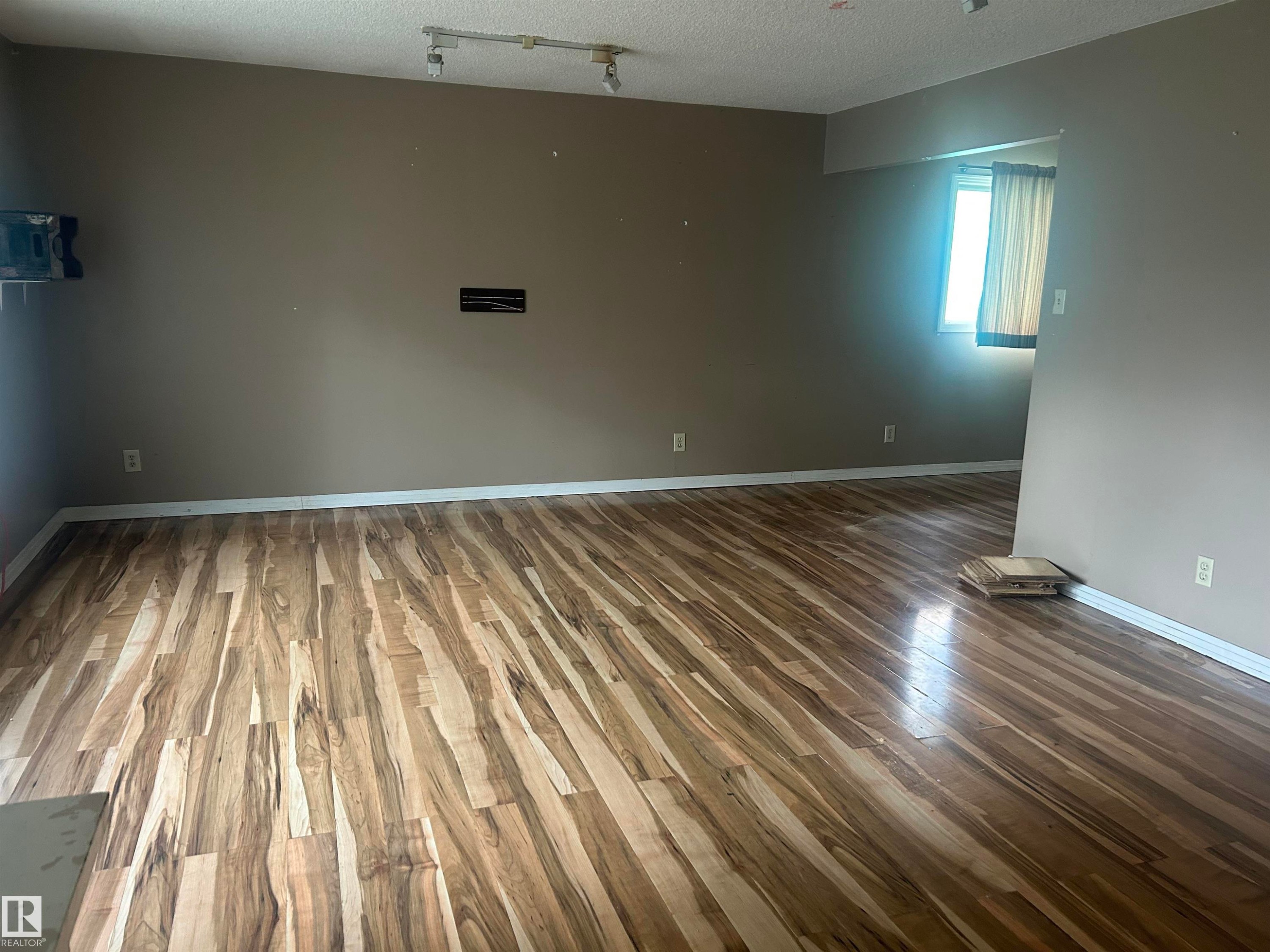 10450 69 Avenue Nw, Edmonton, AB