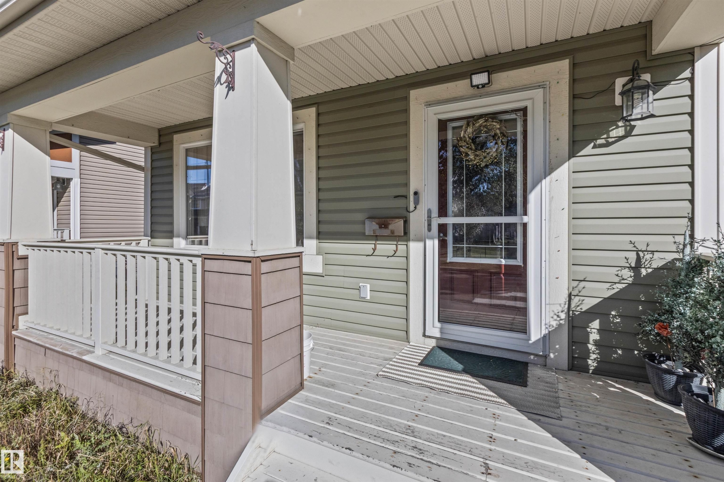 949 Valour Way Nw, Edmonton, AB