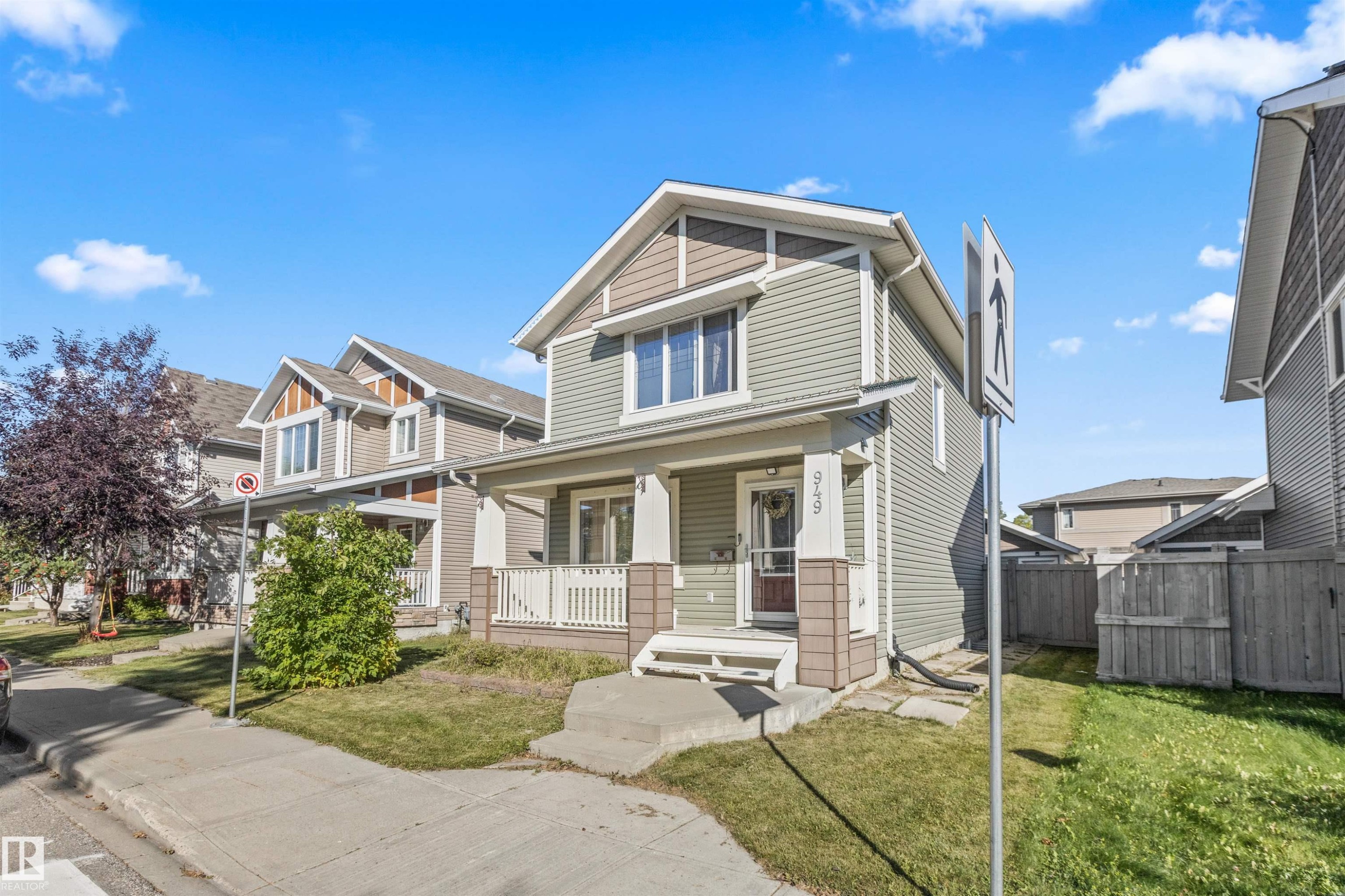 949 Valour Way Nw, Edmonton, AB