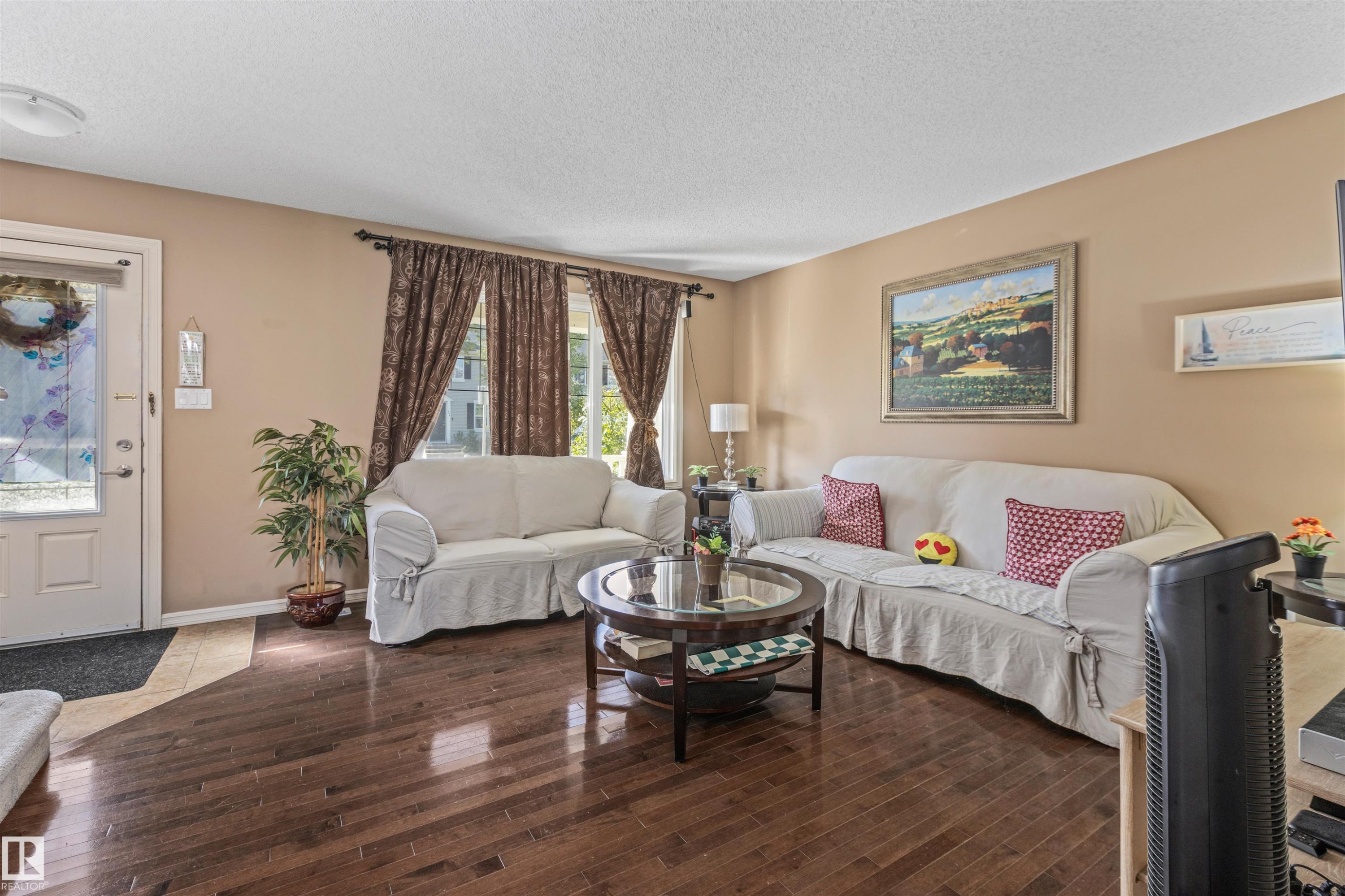 949 Valour Way Nw, Edmonton, AB