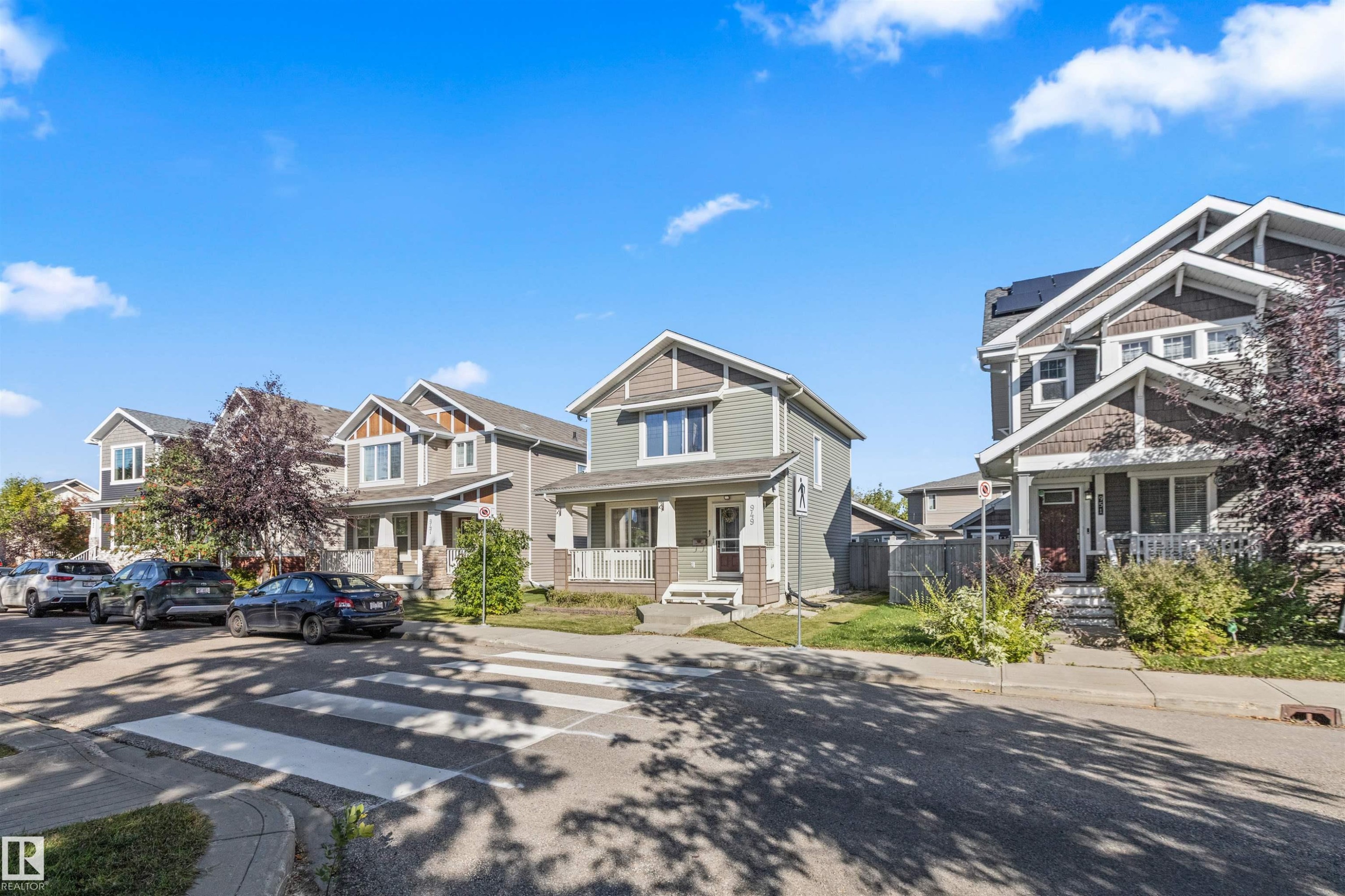 949 Valour Way Nw, Edmonton, AB