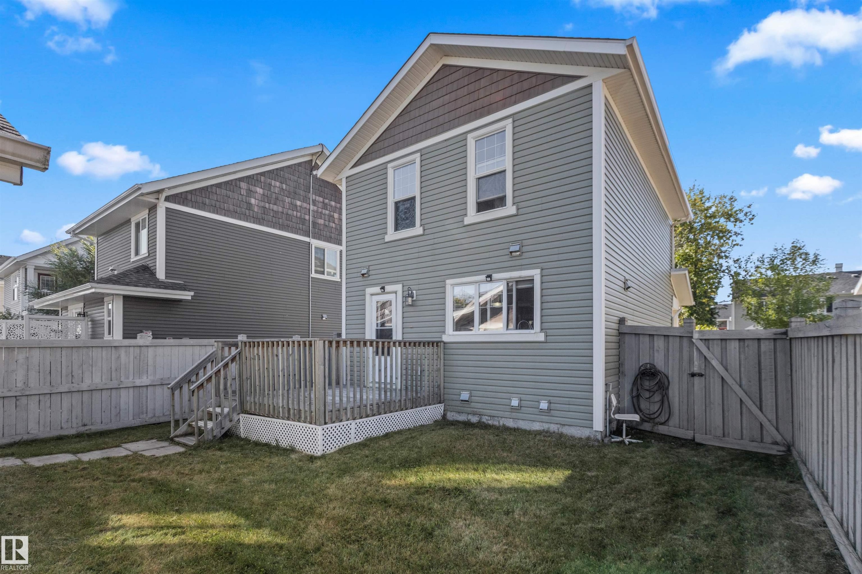 949 Valour Way Nw, Edmonton, AB