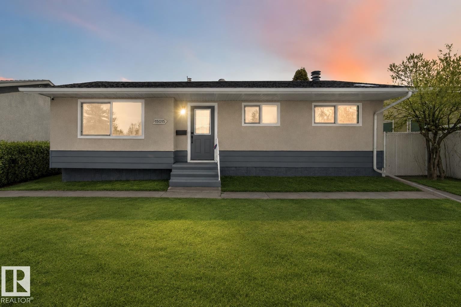 15015 95 Street Nw, Edmonton, AB