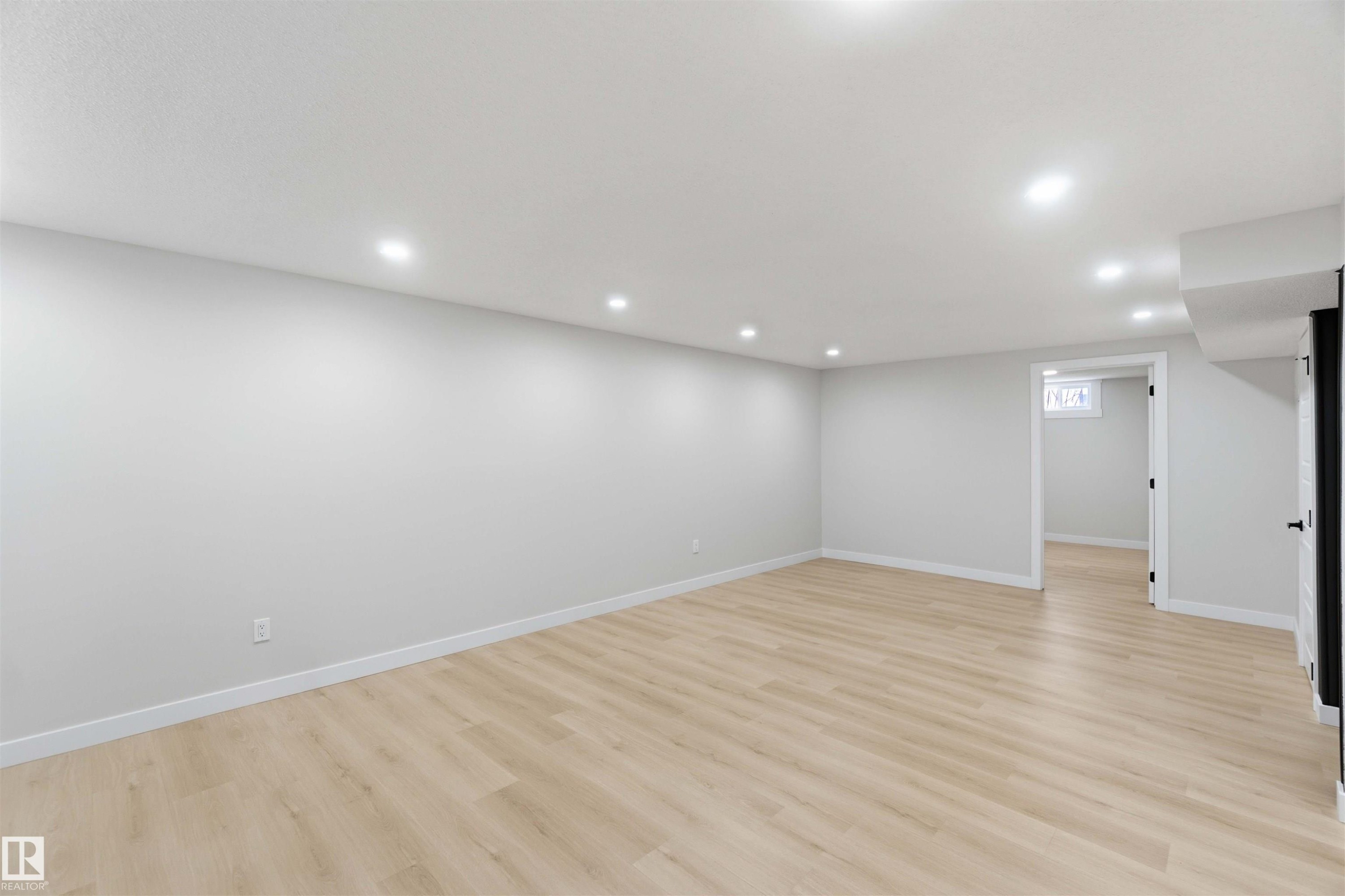 15015 95 Street Nw, Edmonton, AB