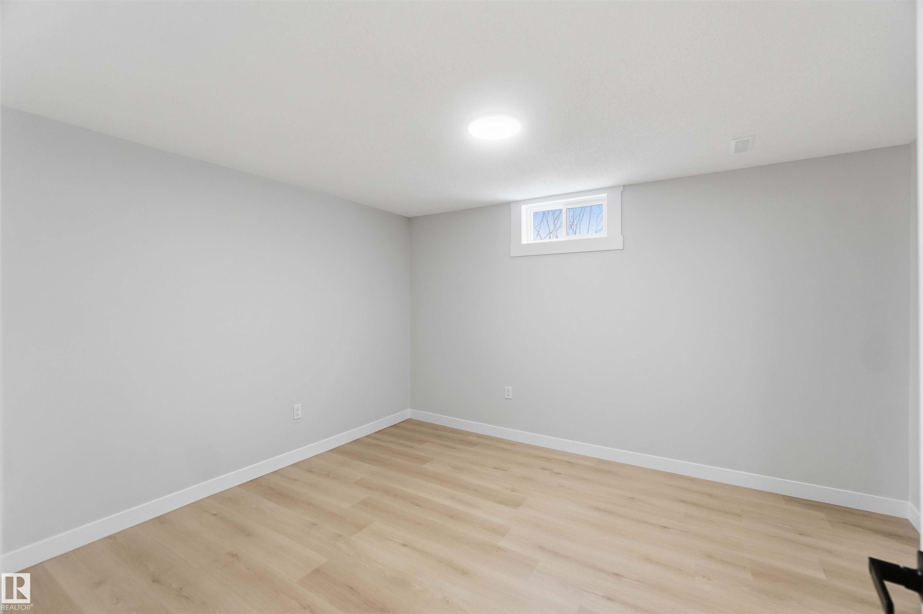 15015 95 Street Nw, Edmonton, AB