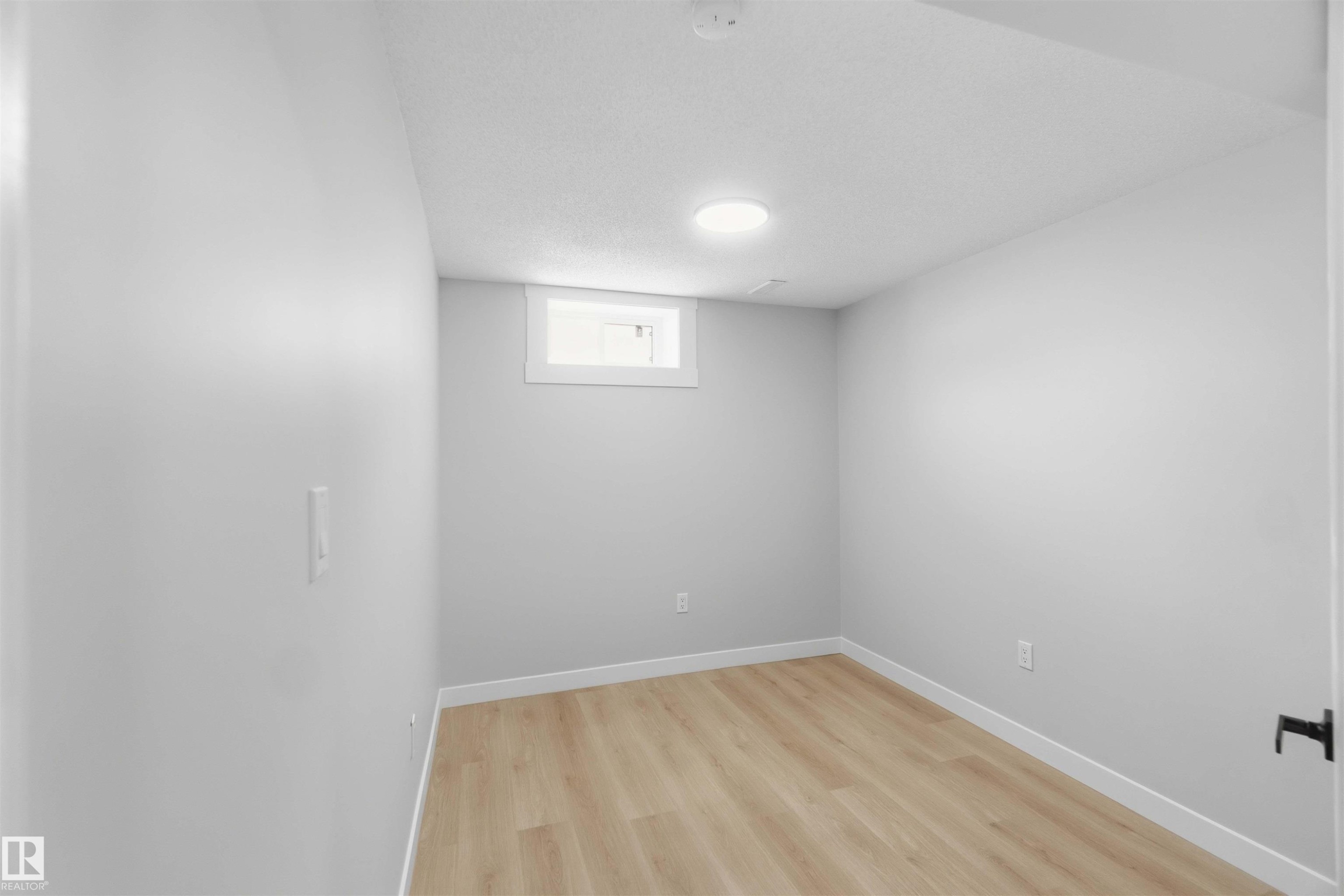 15015 95 Street Nw, Edmonton, AB