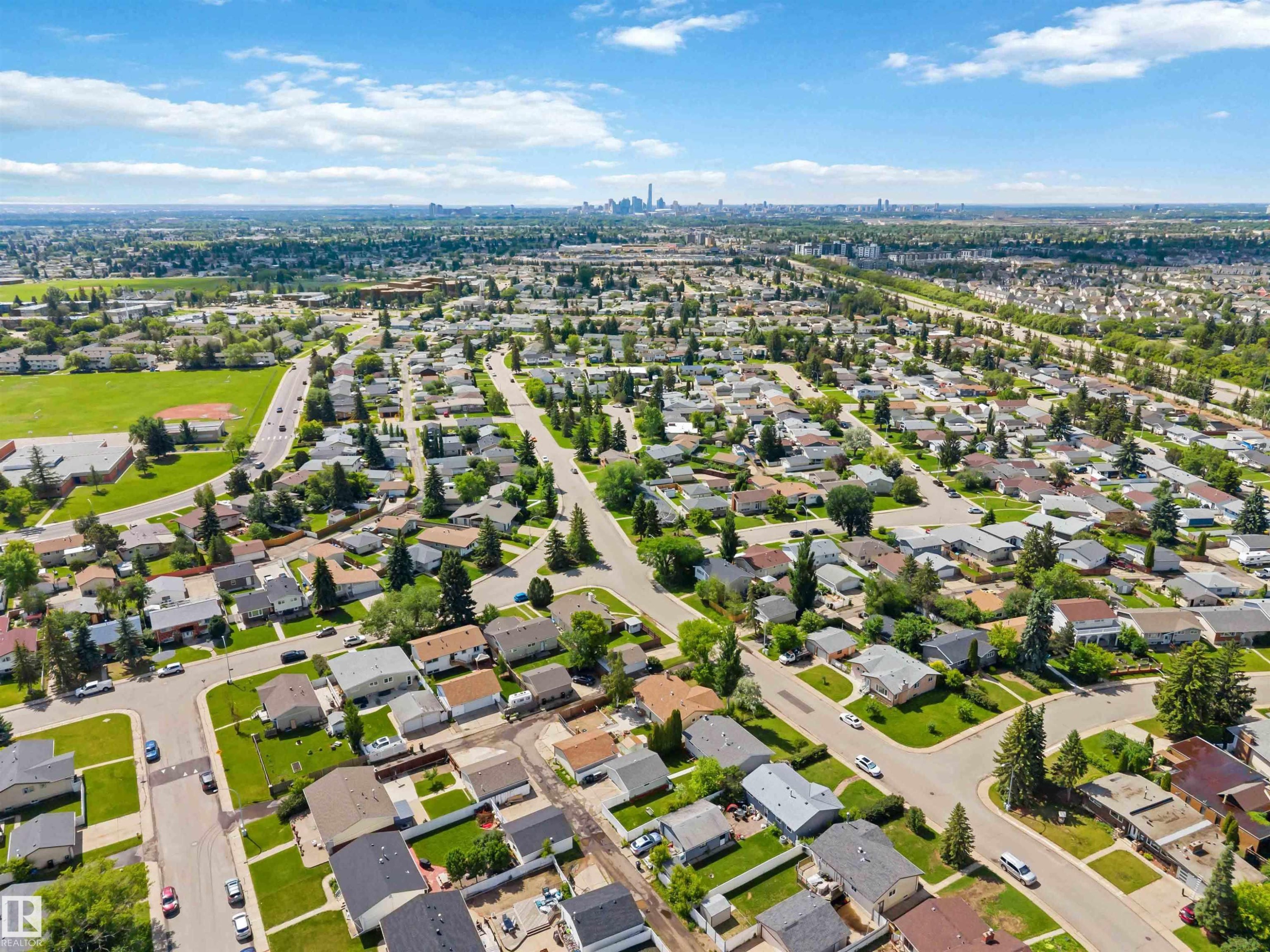 15015 95 Street Nw, Edmonton, AB
