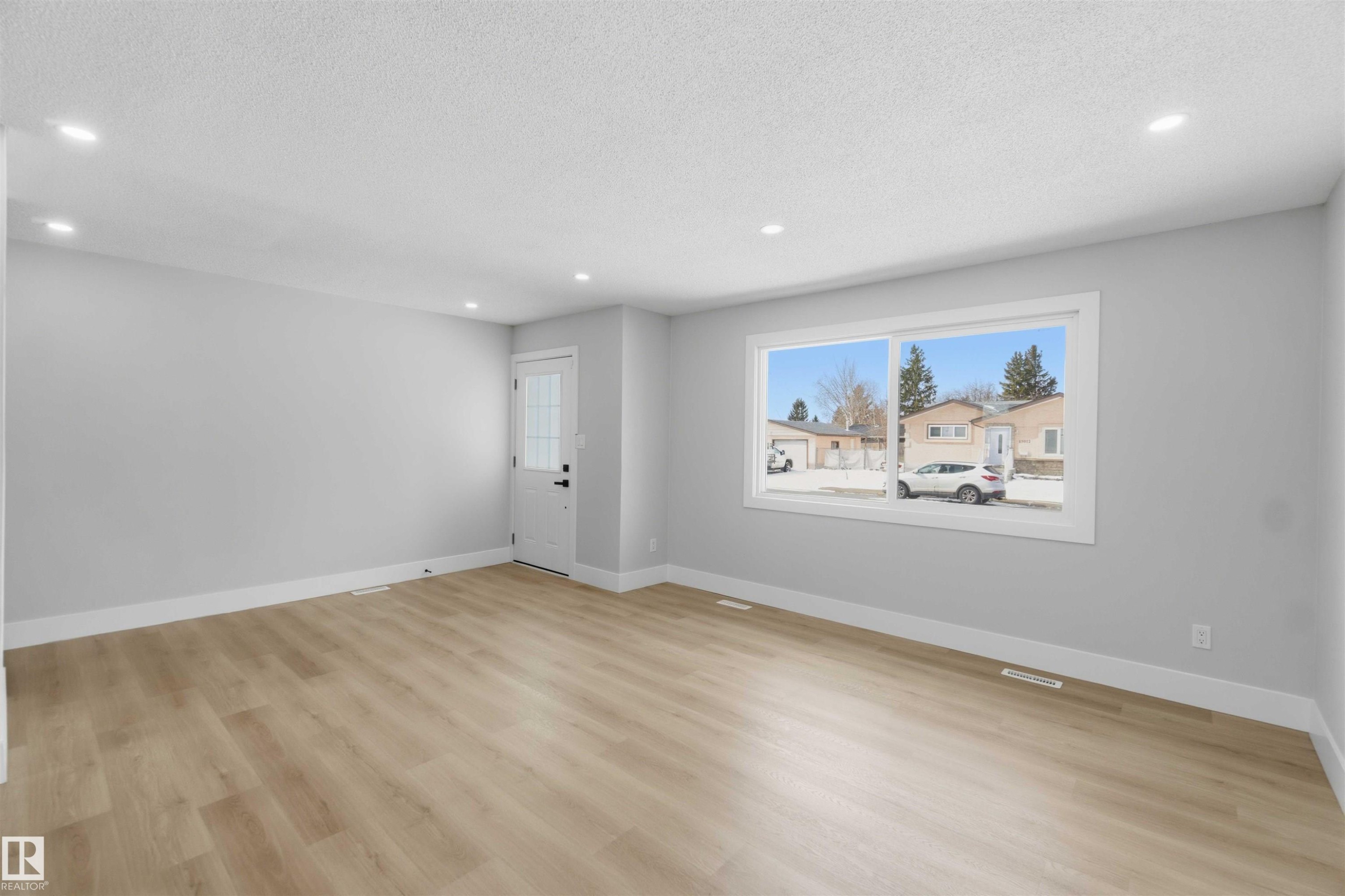 15015 95 Street Nw, Edmonton, AB