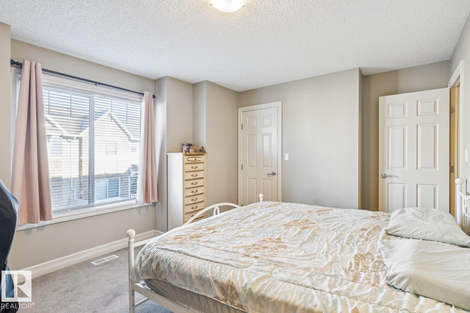 #46 5317 3 Av Sw, Edmonton, AB