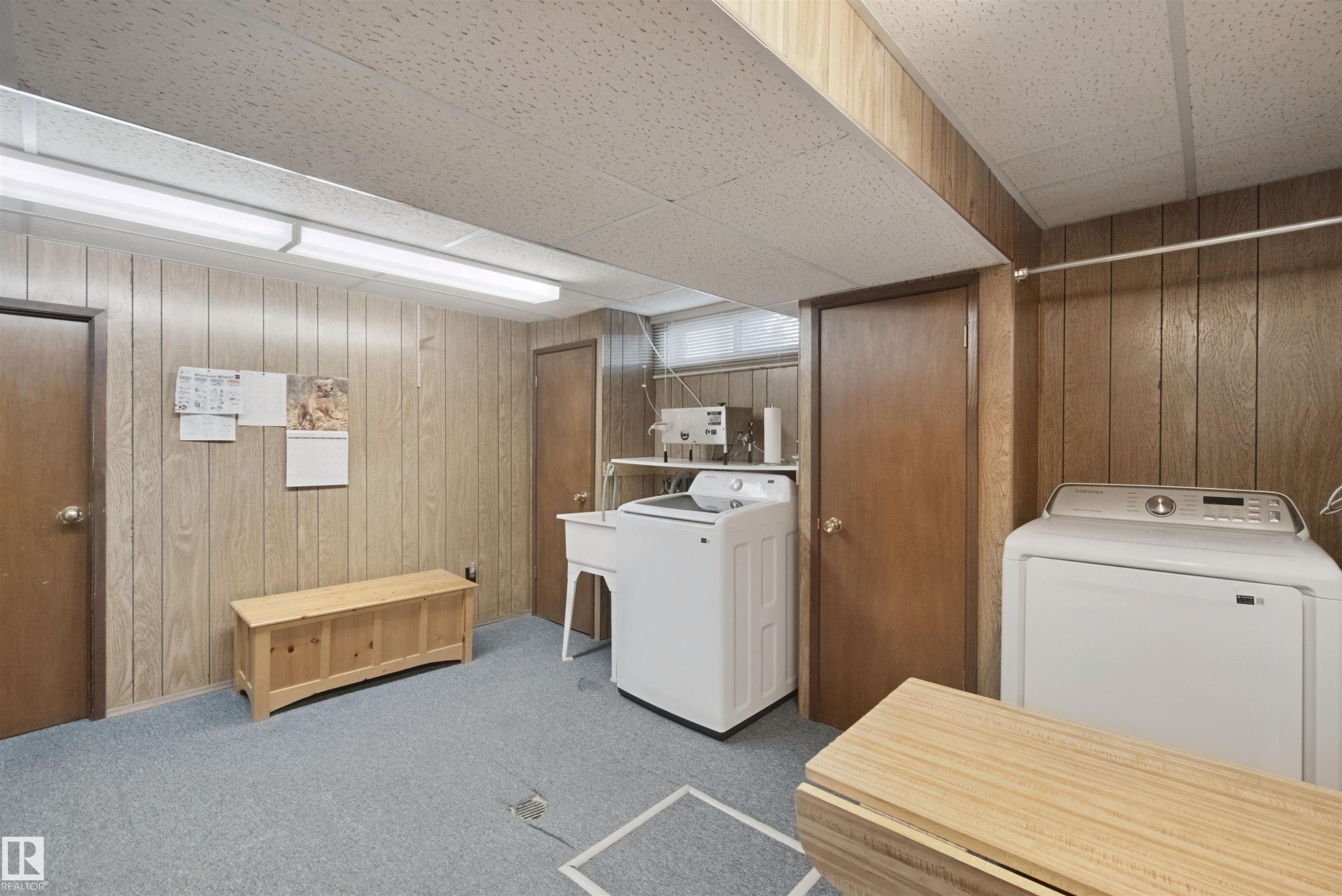 Laundry room with a utility sink - 11439 144 Avenue Nw, Edmonton, AB