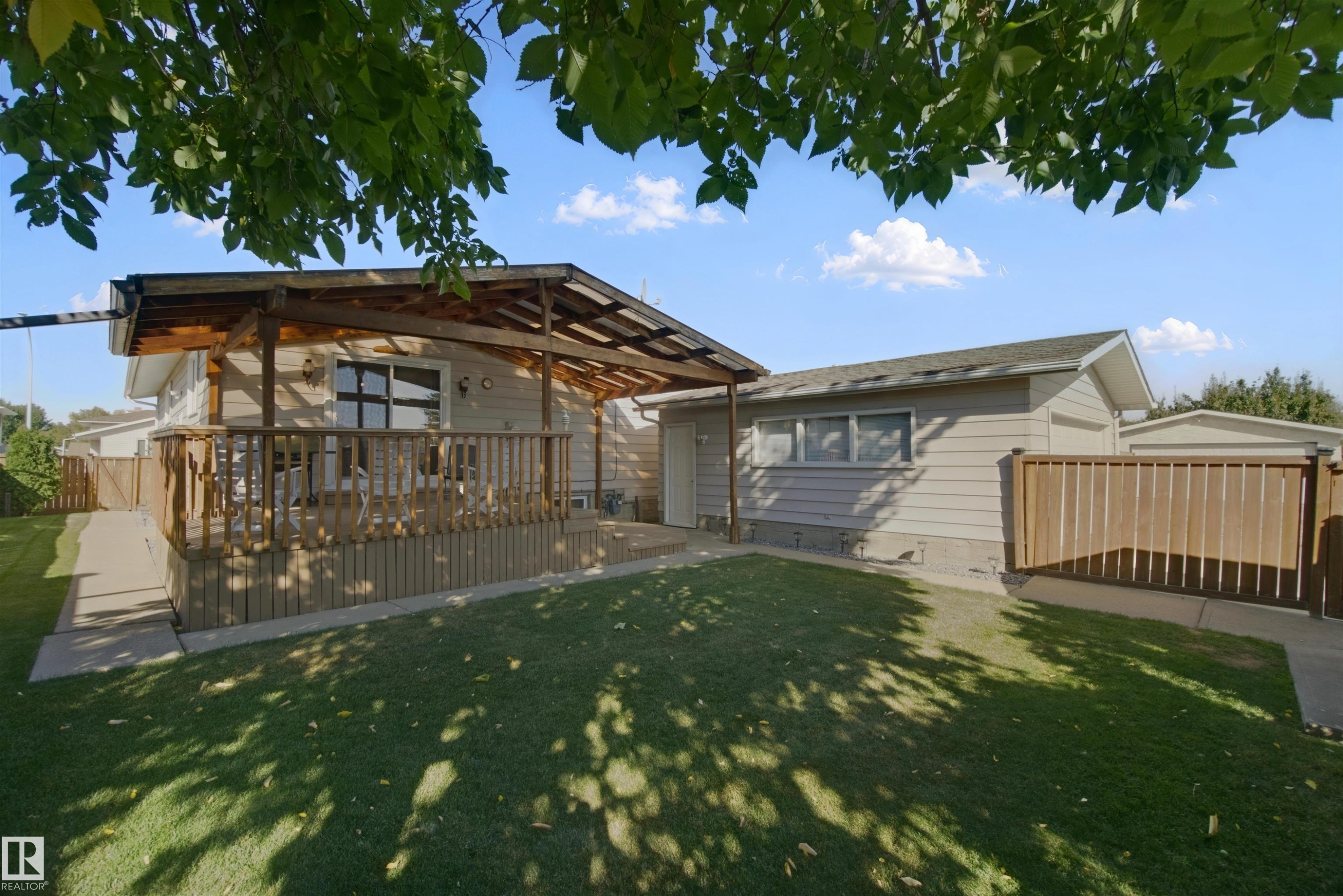11439 144 Avenue Nw, Edmonton, AB