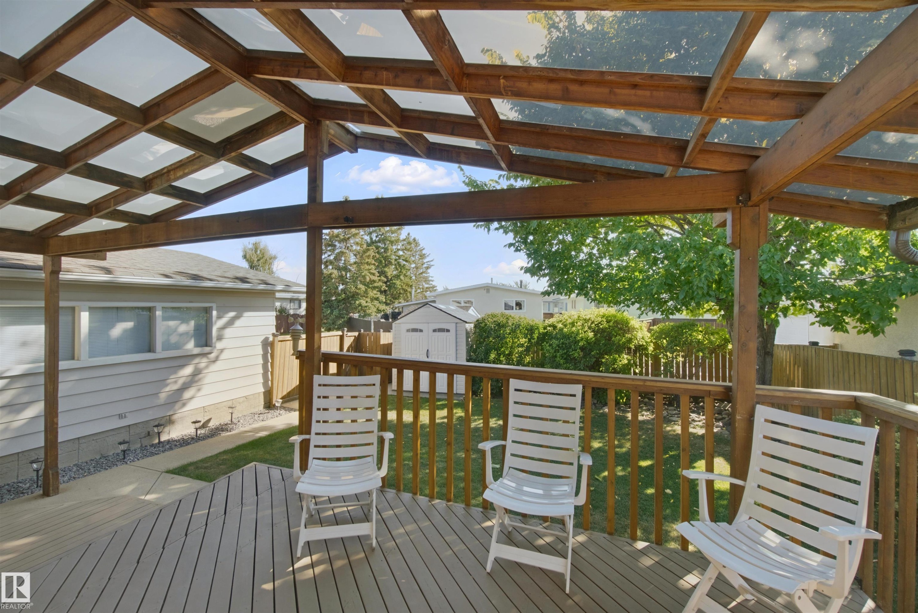 Covered multi-level deck - 11439 144 Avenue Nw, Edmonton, AB