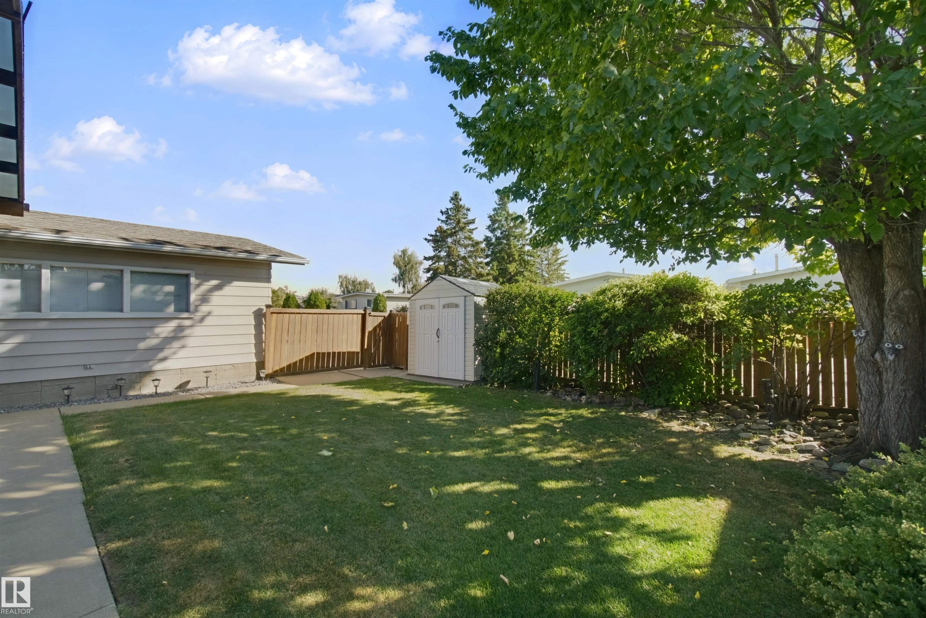 11439 144 Avenue Nw, Edmonton, AB