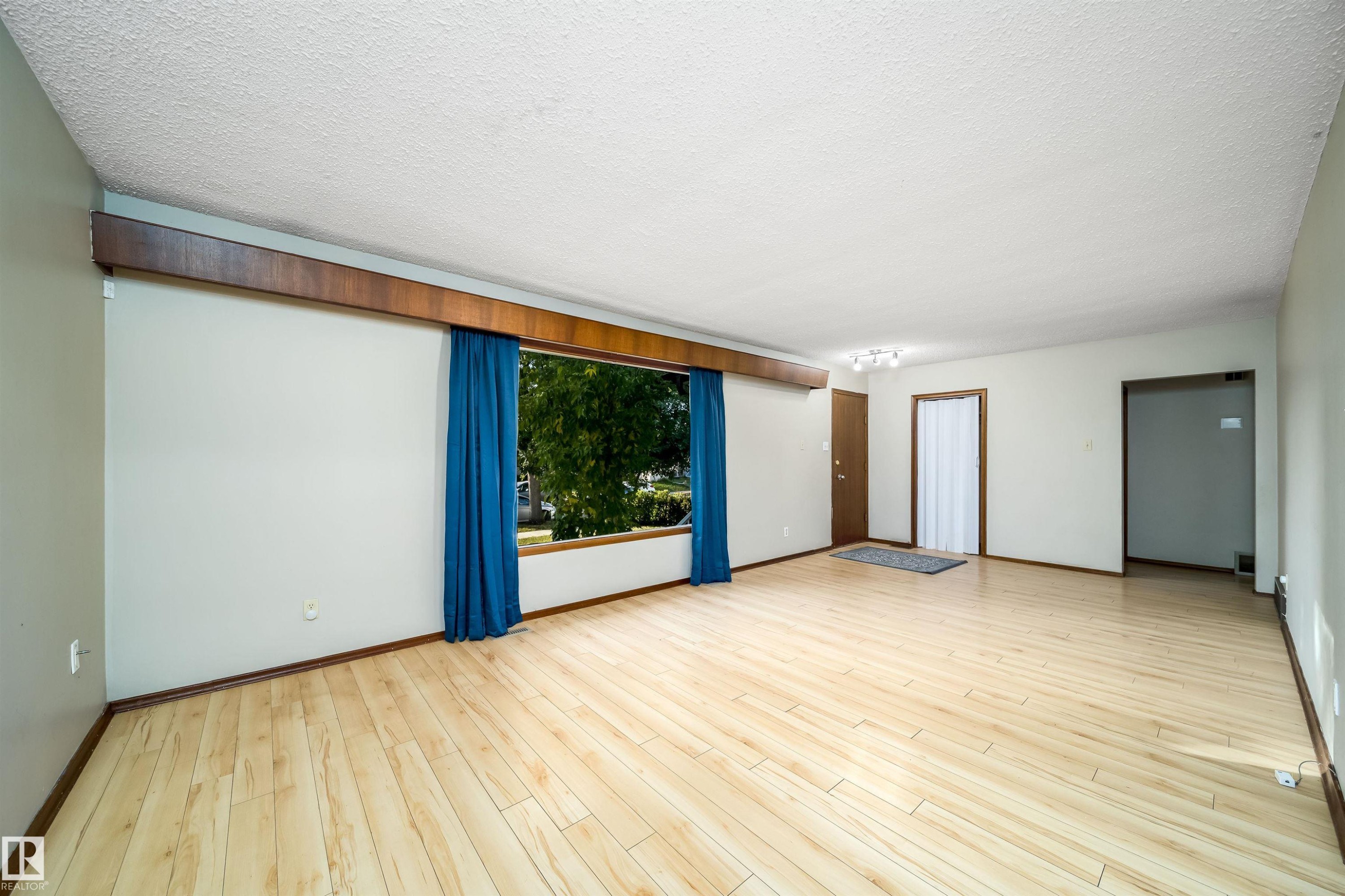 12825 102 Street Nw, Edmonton, AB