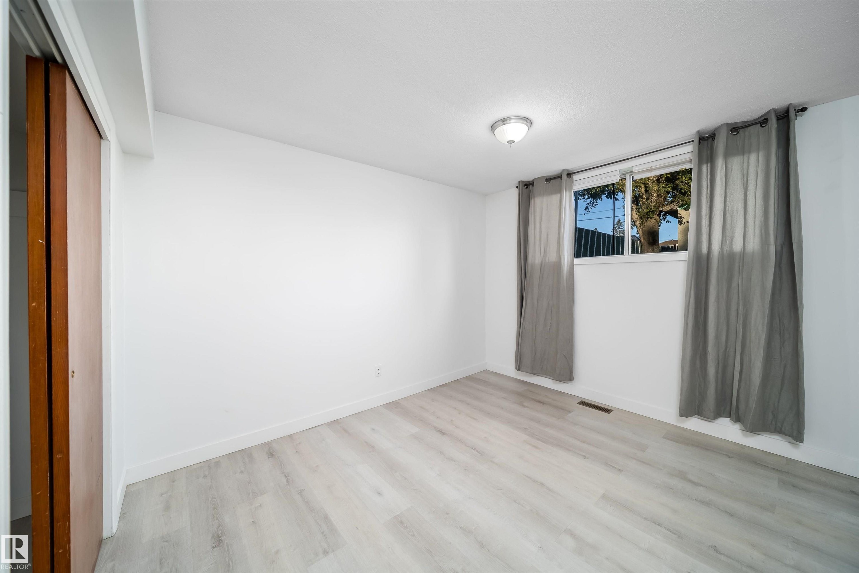 12825 102 Street Nw, Edmonton, AB