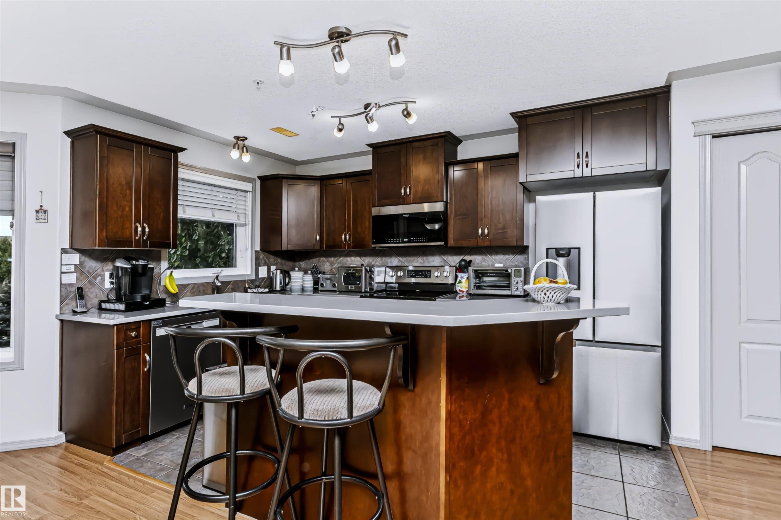 #218 261 Youville Dr E Nw, Edmonton, AB