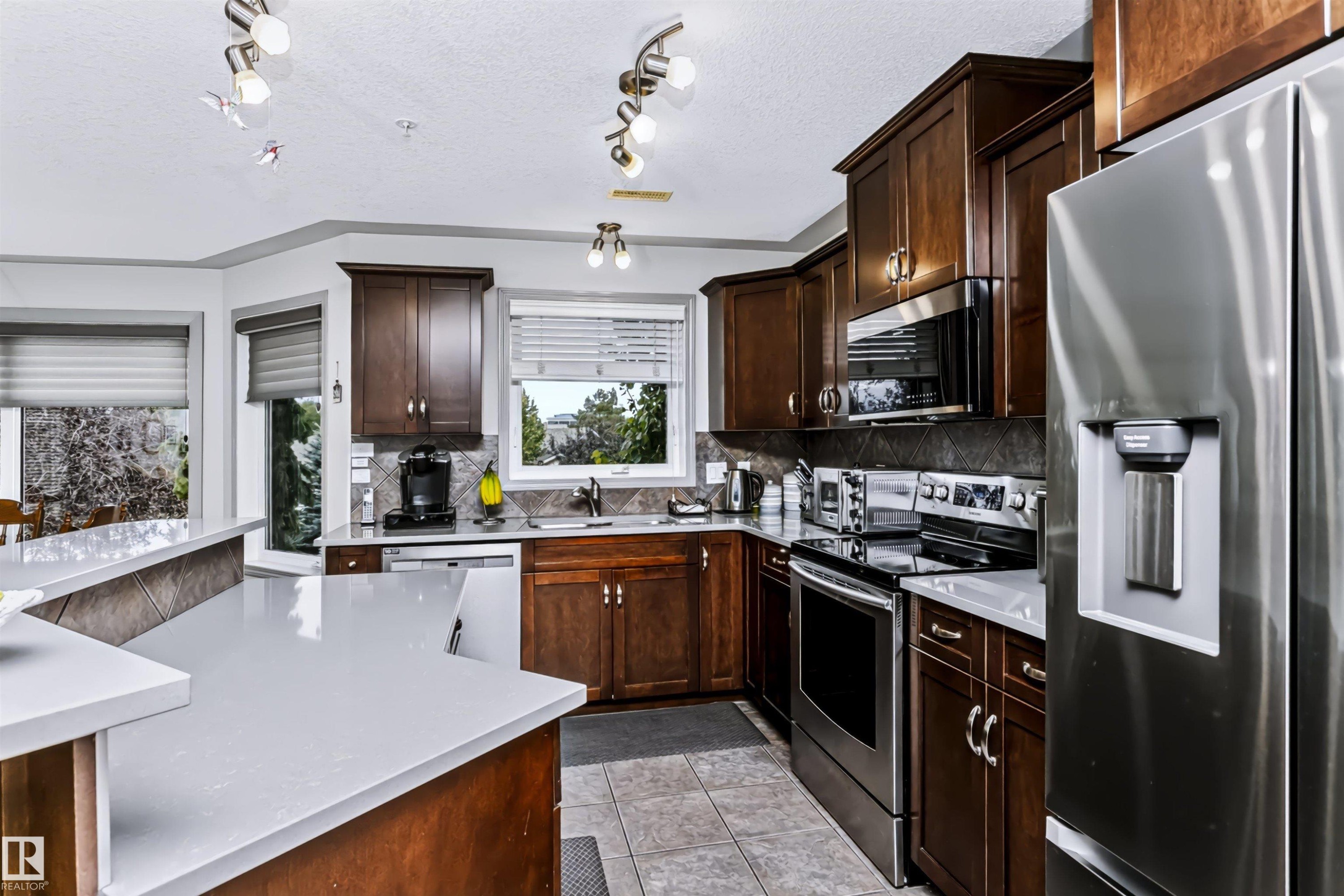 #218 261 Youville Dr E Nw, Edmonton, AB