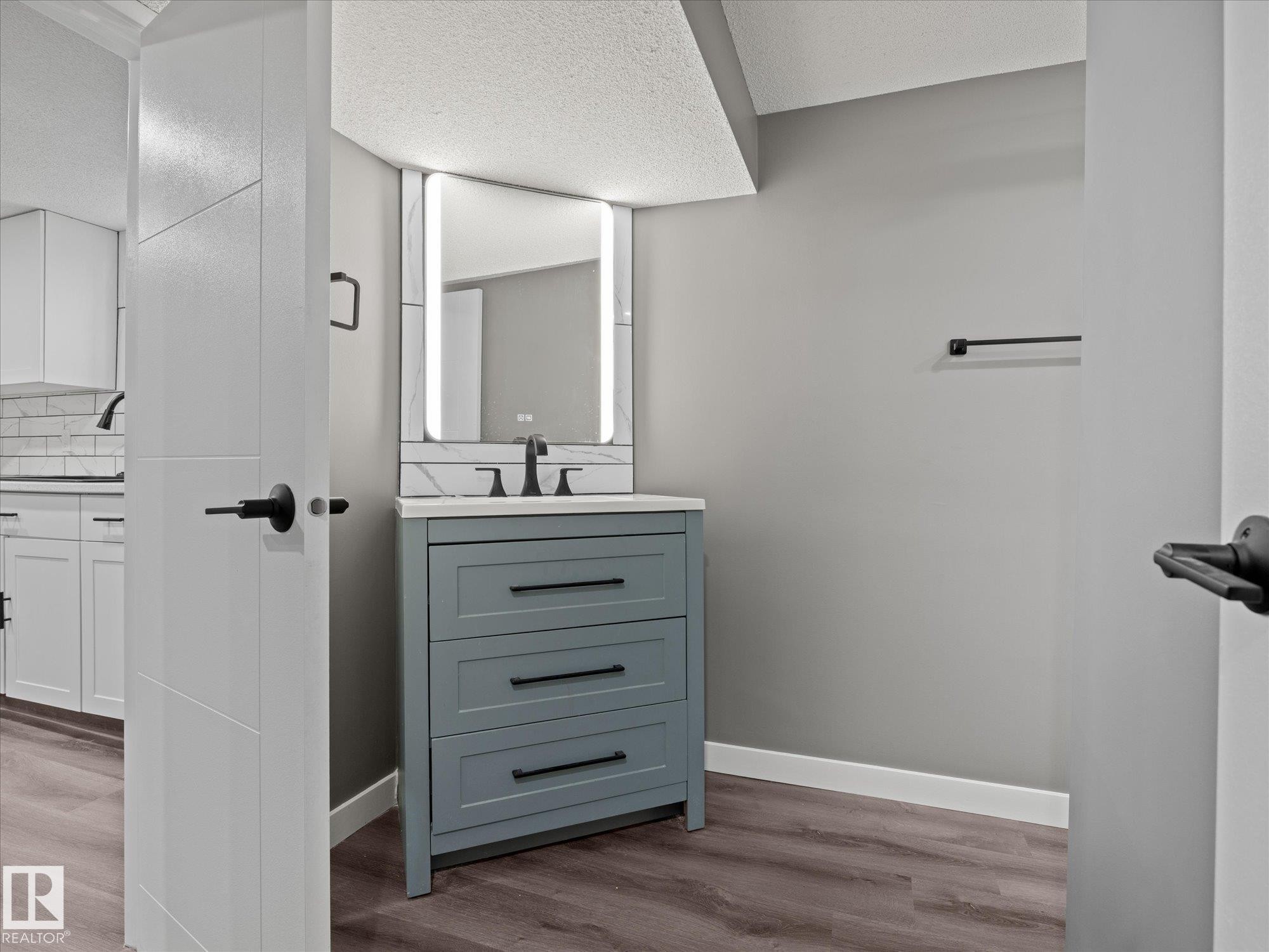 11211 104 Street Nw, Edmonton, AB