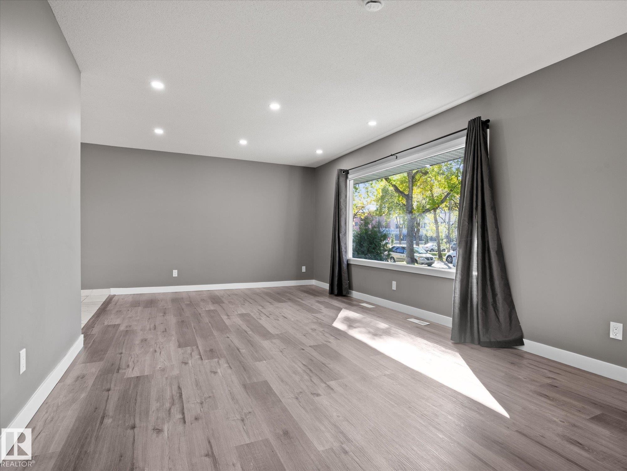 11211 104 Street Nw, Edmonton, AB