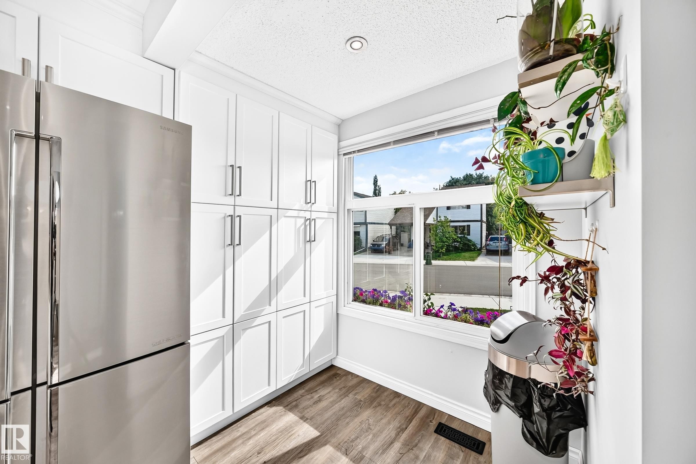 5620 93A Avenue Nw, Edmonton, AB
