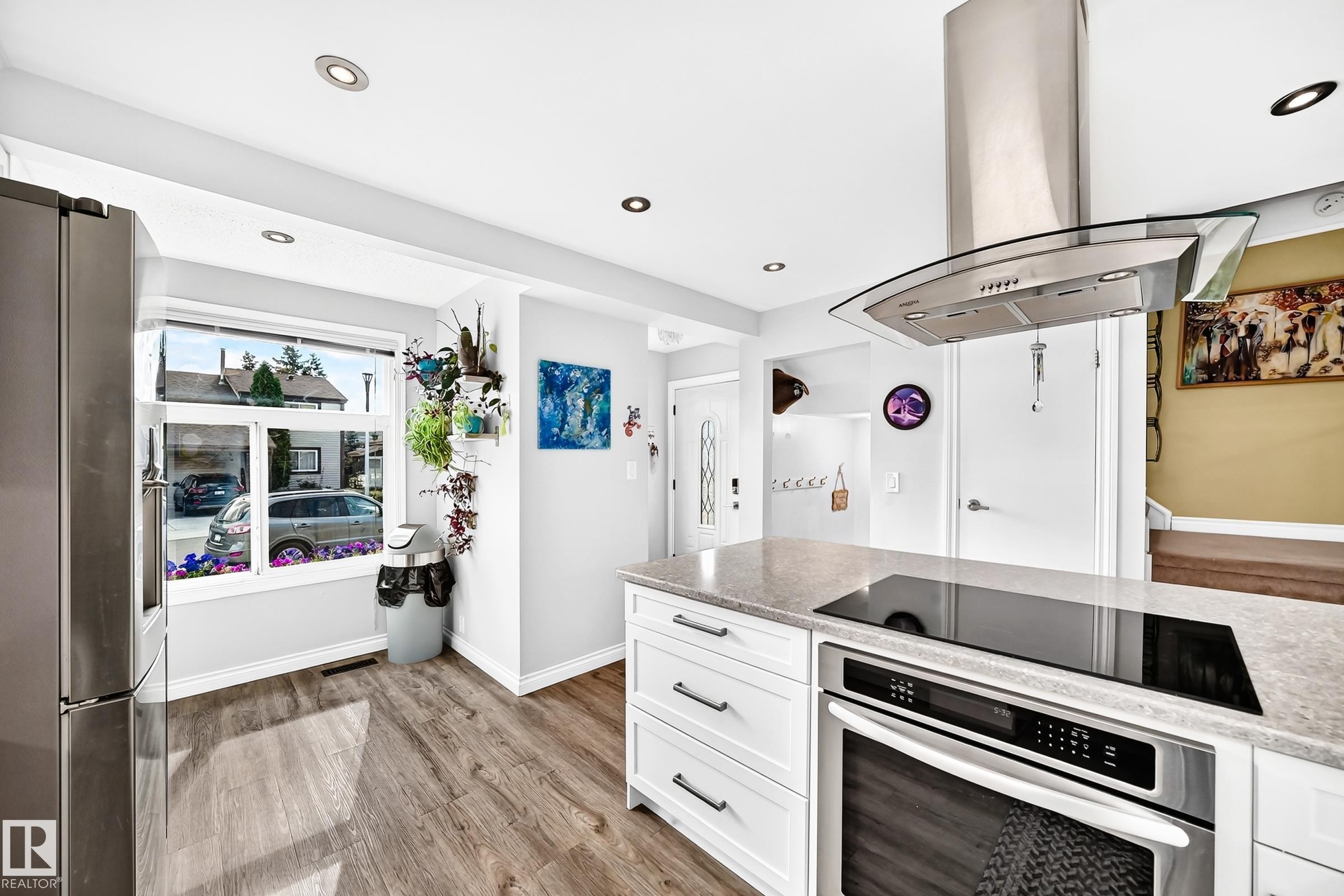 5620 93A Avenue Nw, Edmonton, AB