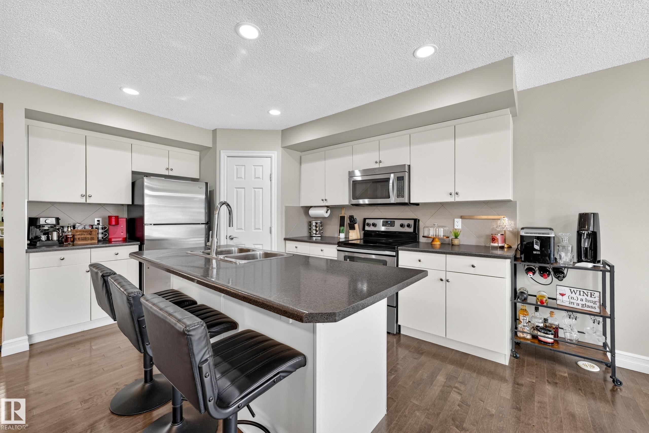 16507 134 Street Nw, Edmonton, AB - Indoor Photo Showing Kitchen With Double Sink