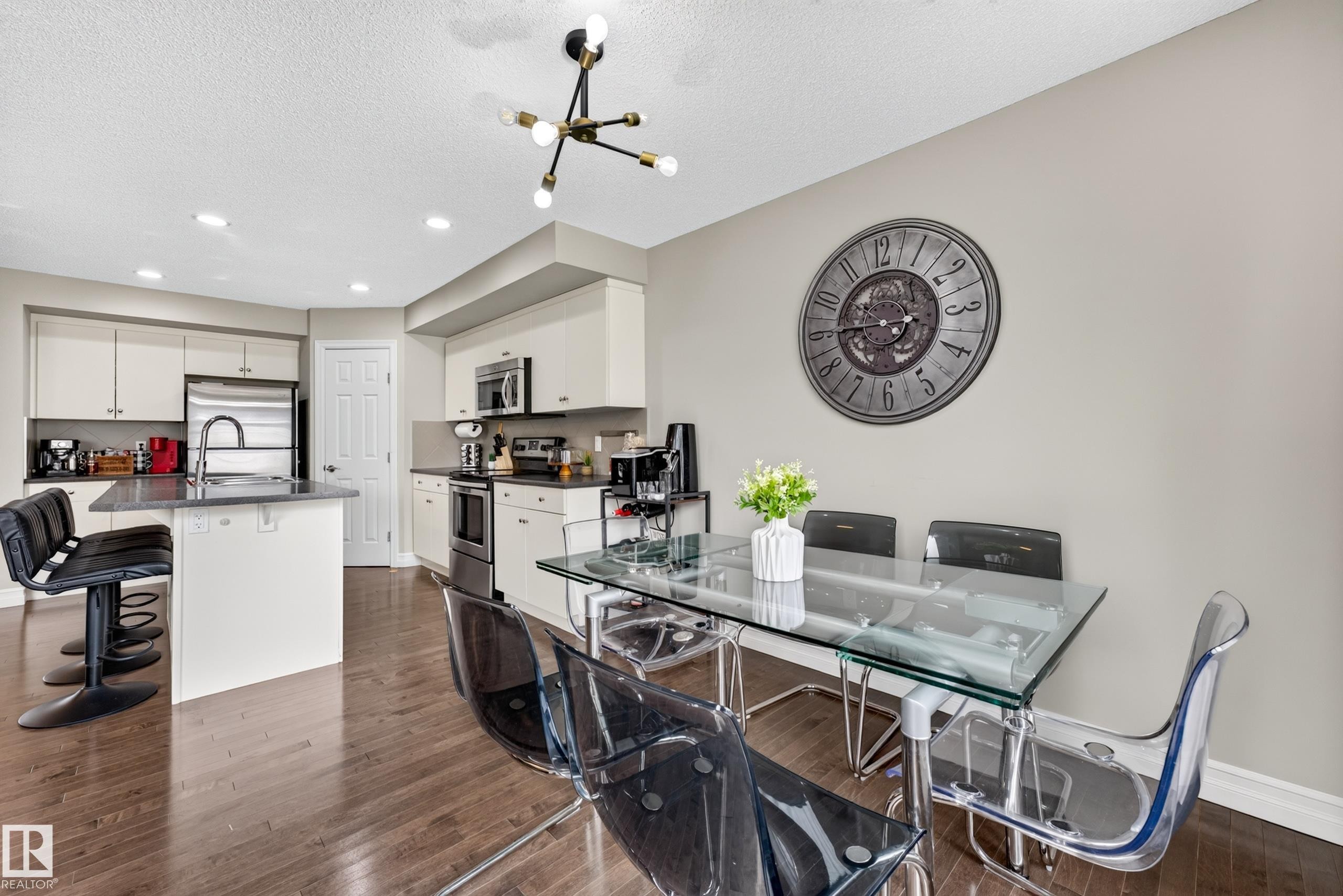 16507 134 Street Nw, Edmonton, AB - Indoor Photo Showing Dining Room