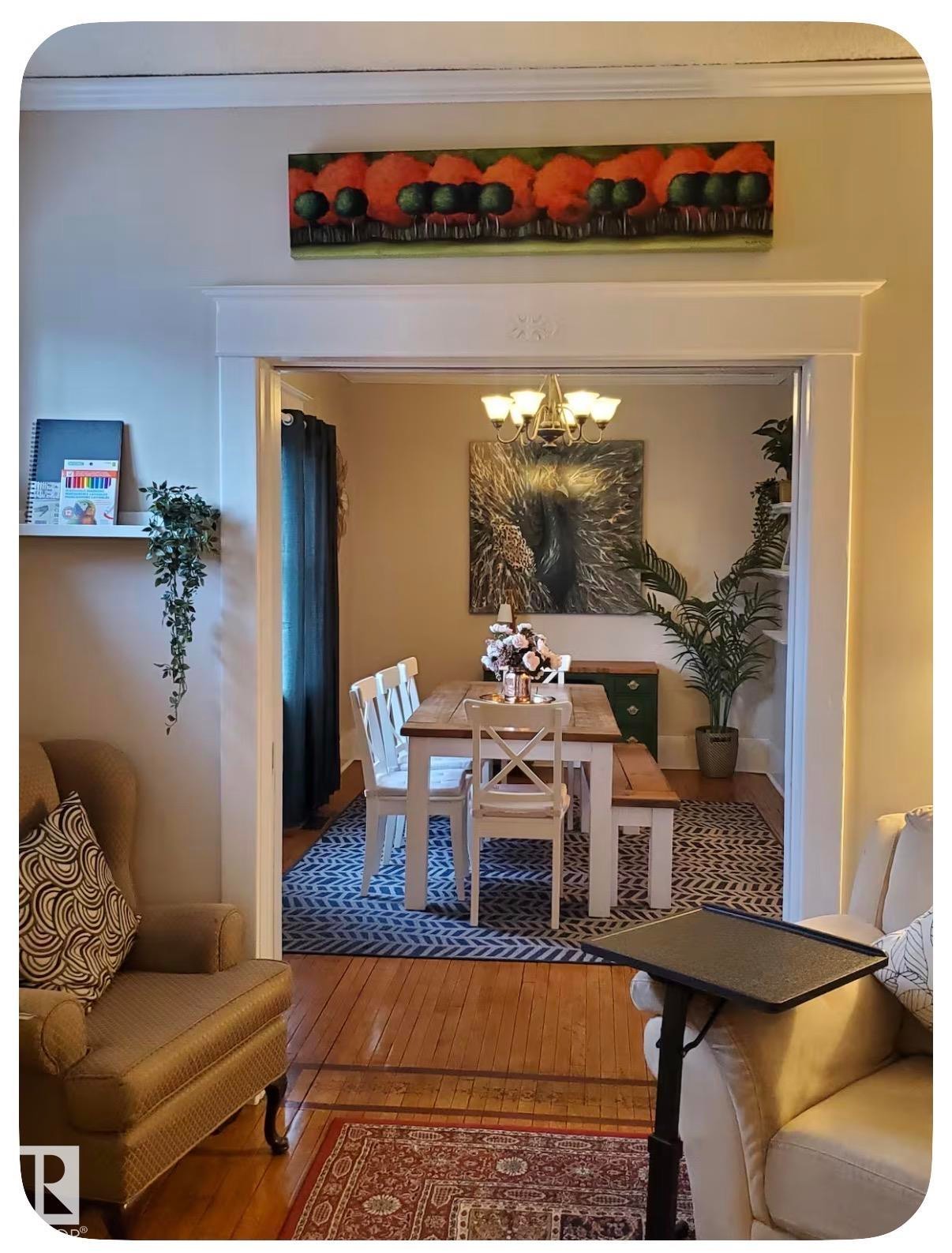 Hardwood flooring throughout, crown molding, and cased openings - 10649 125 Street Nw, Edmonton, AB