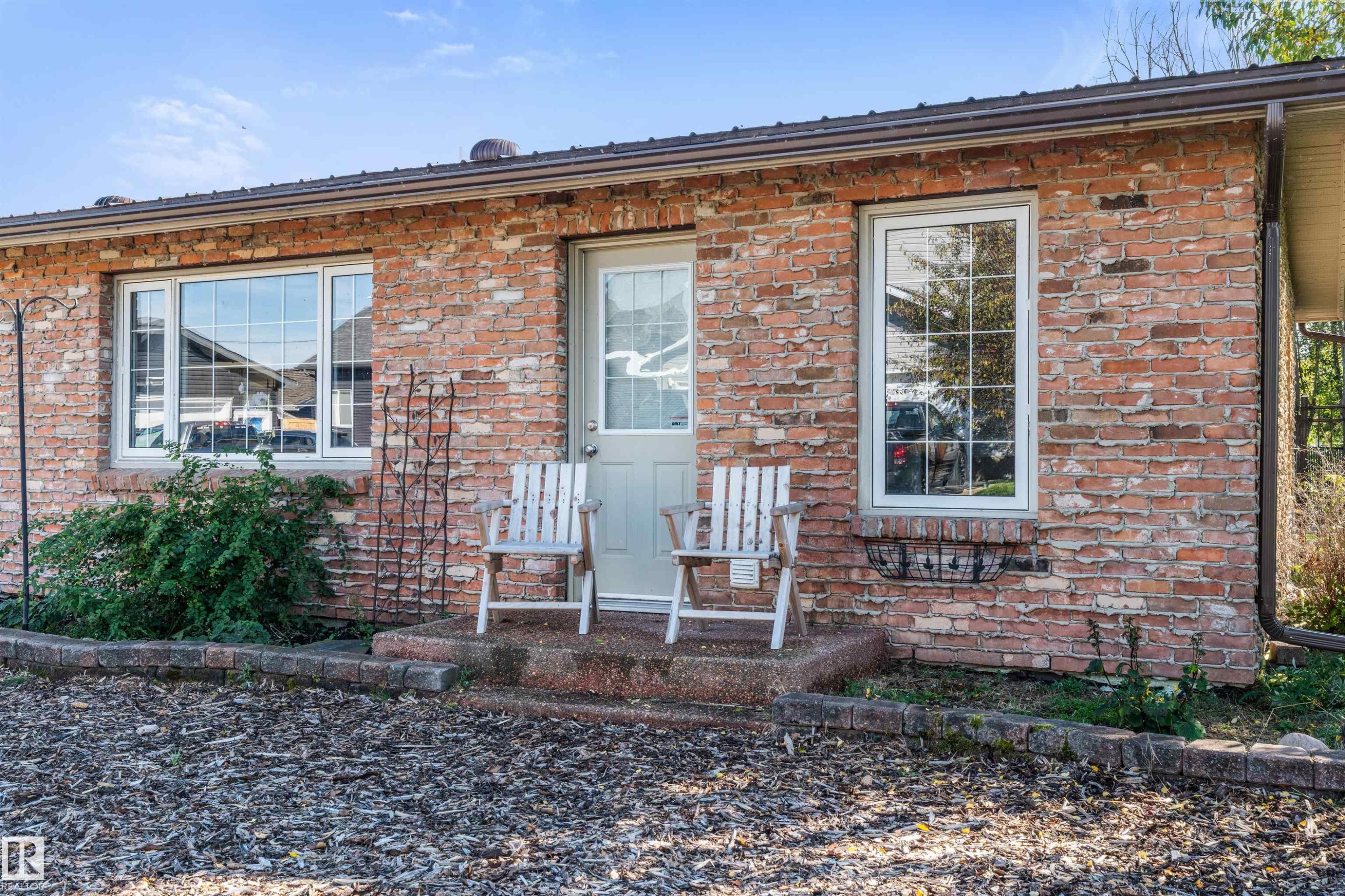 6016 52 Avenue, Rural Lac Ste. Anne County, AB