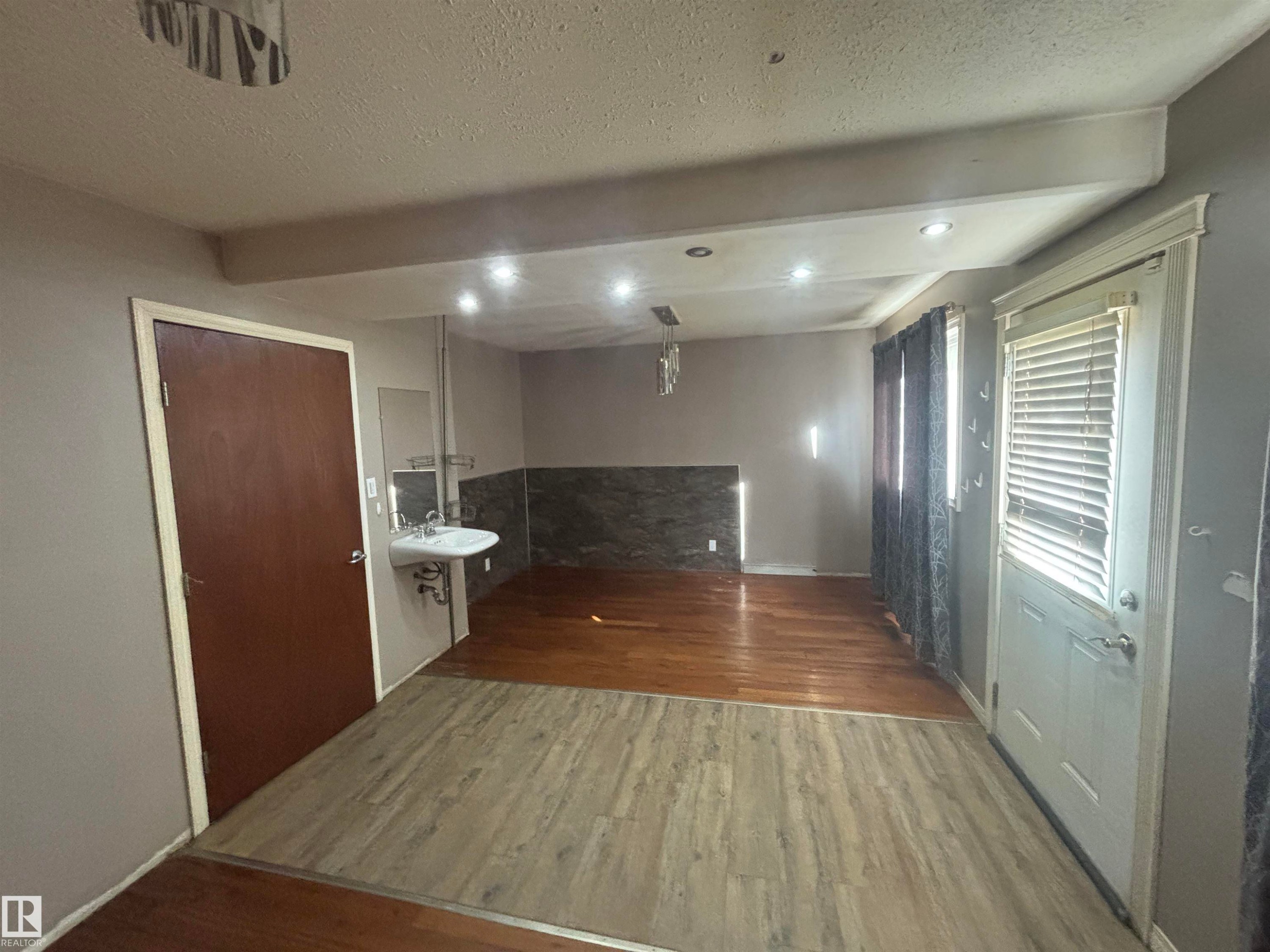 5435 43 Avenue, Drayton Valley, AB