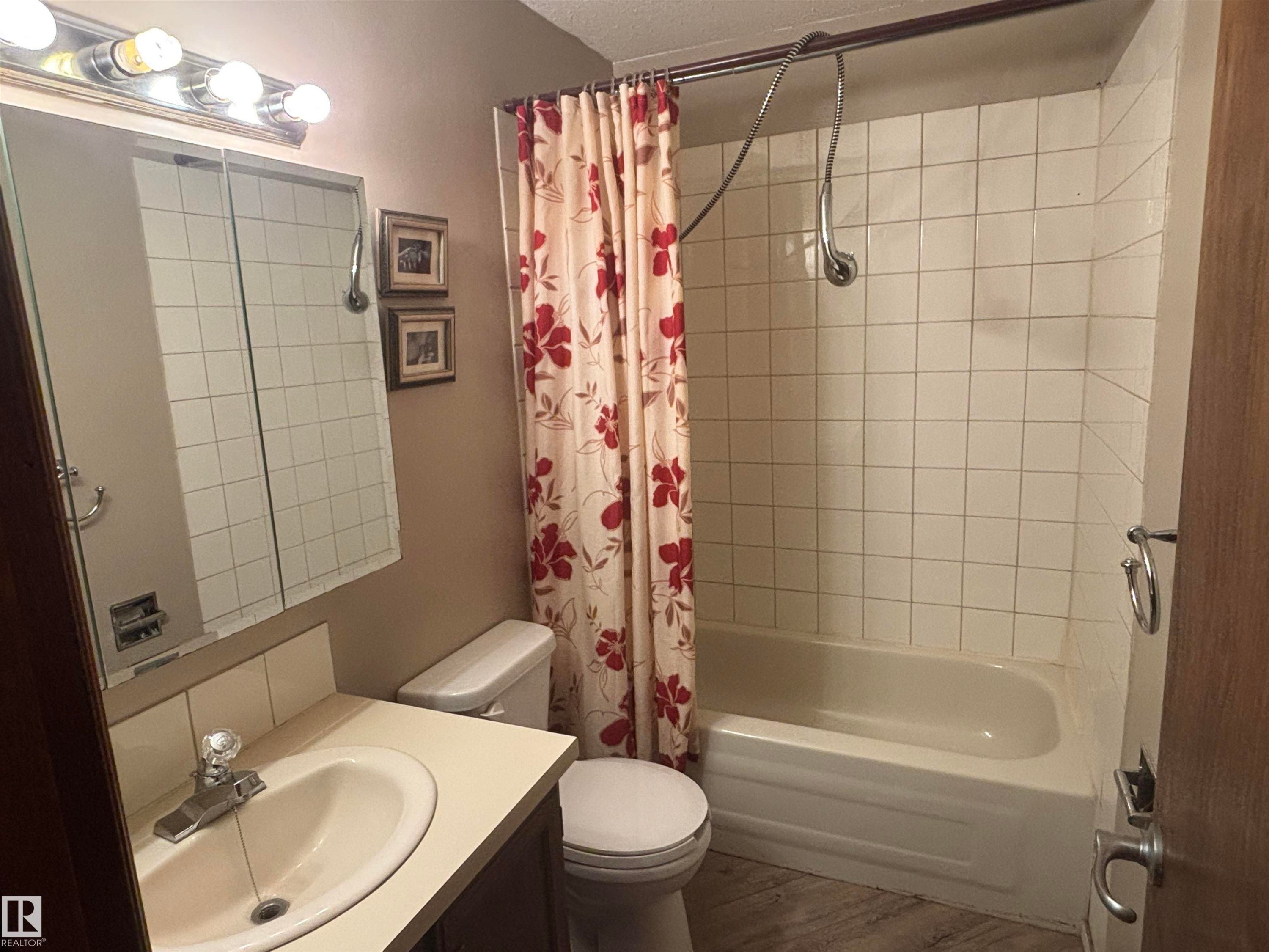 5435 43 Avenue, Drayton Valley, AB