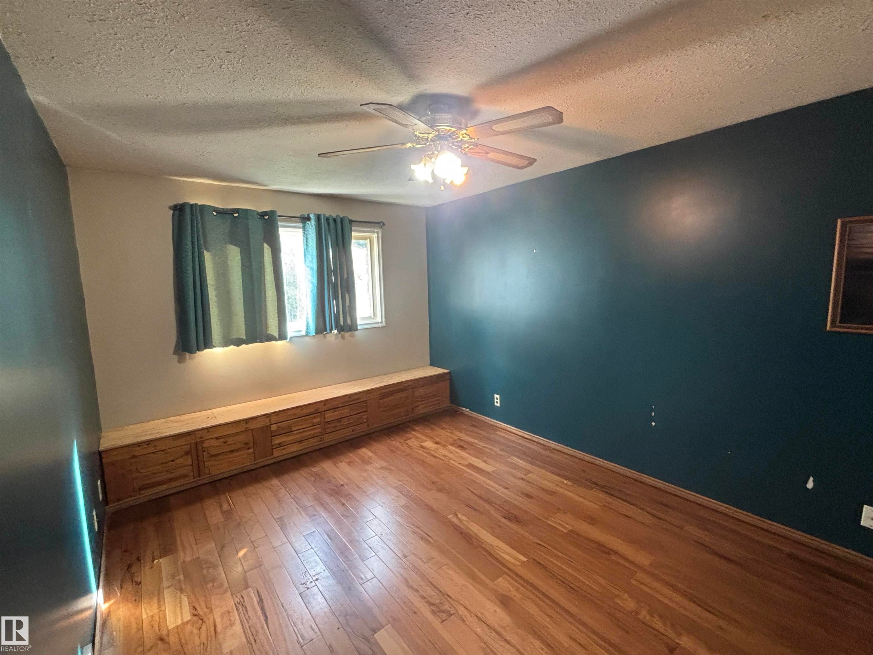 5435 43 Avenue, Drayton Valley, AB