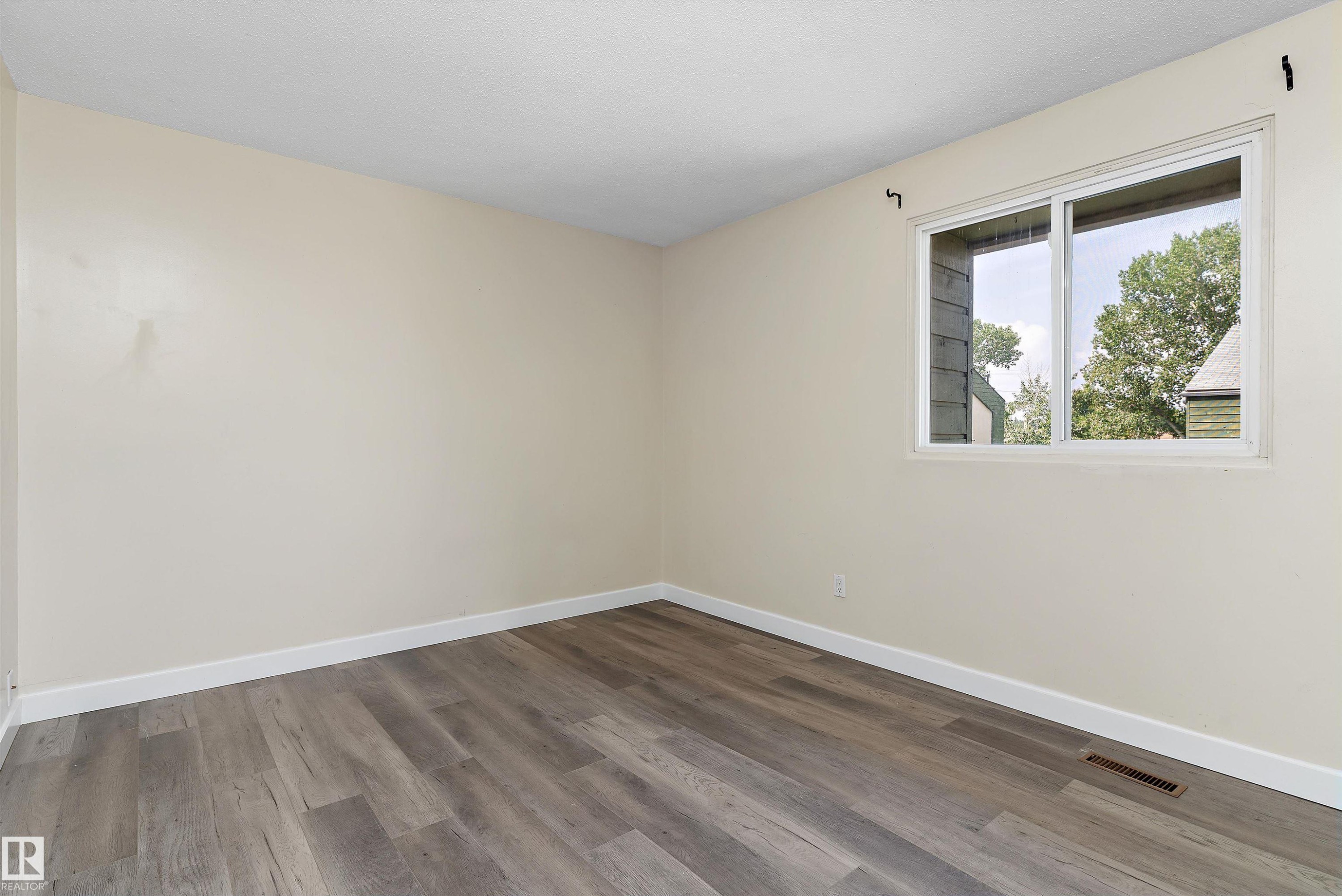899 Abbotsfield Road Nw, Edmonton, AB