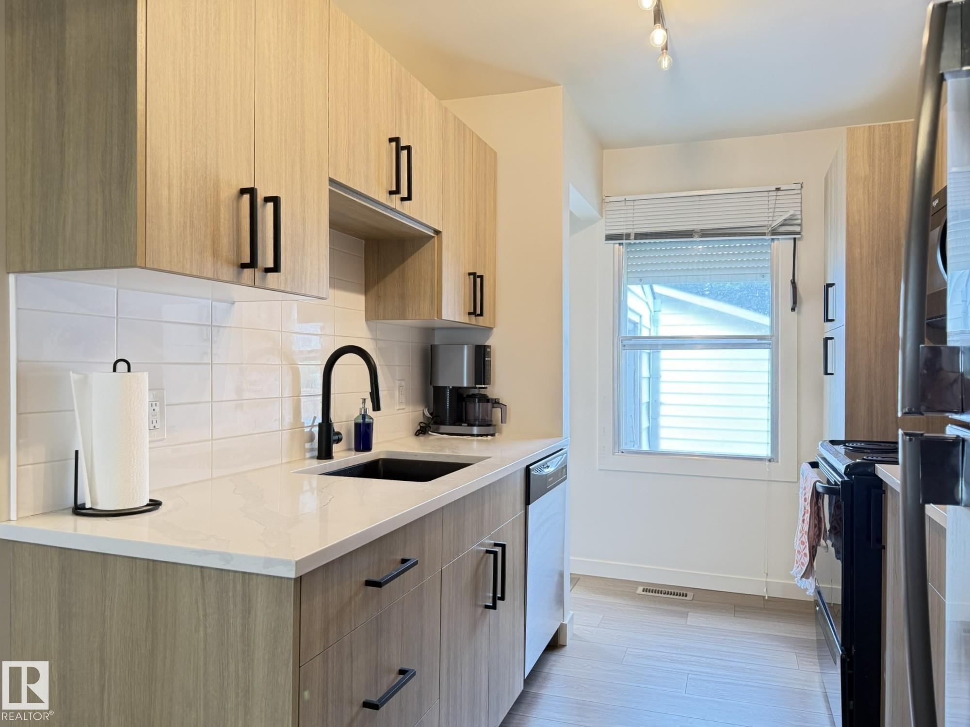 11416 90 Street Nw, Edmonton, AB