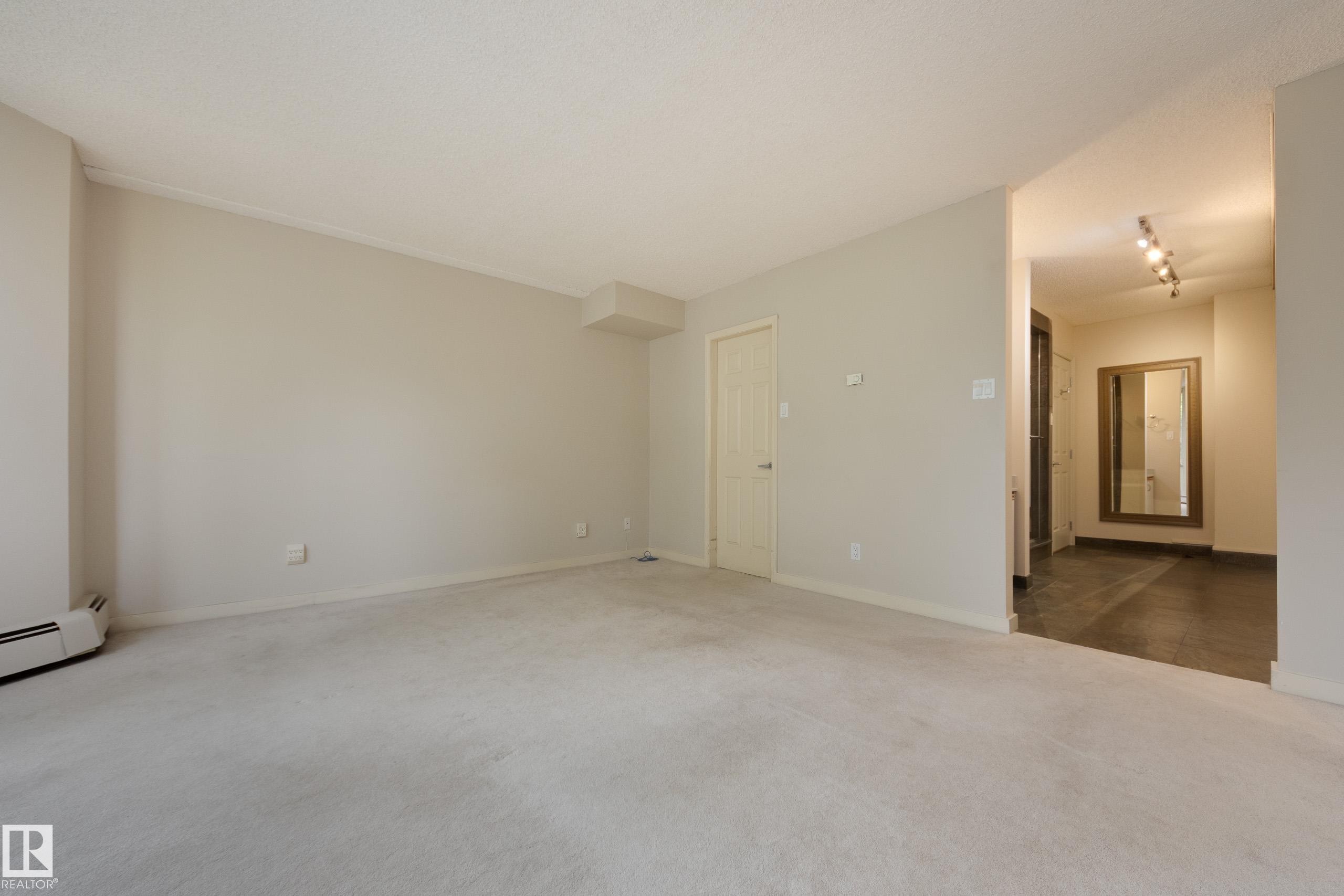 #7 9734 111 St Nw, Edmonton, AB