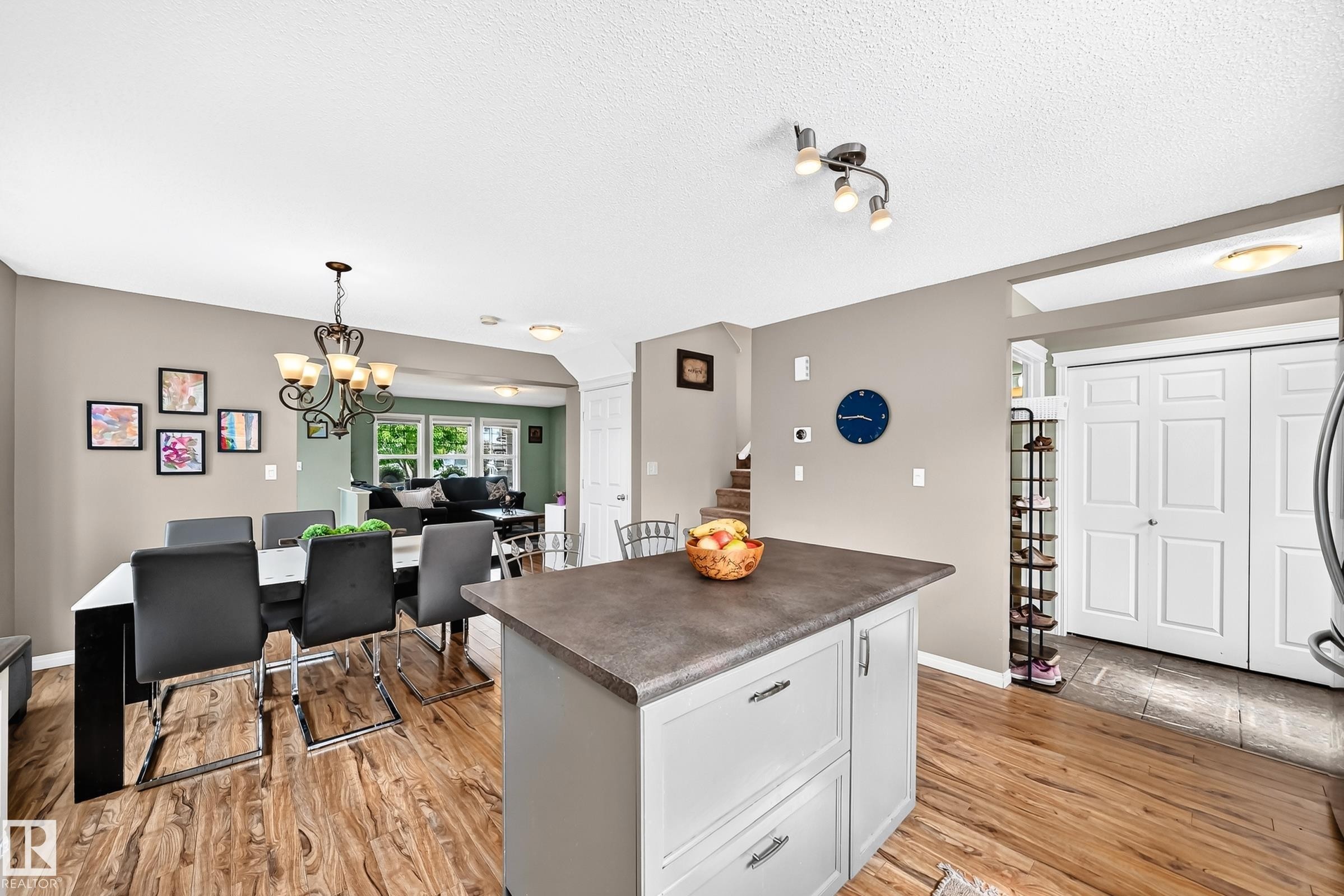 7839 14 Avenue Sw, Edmonton, AB