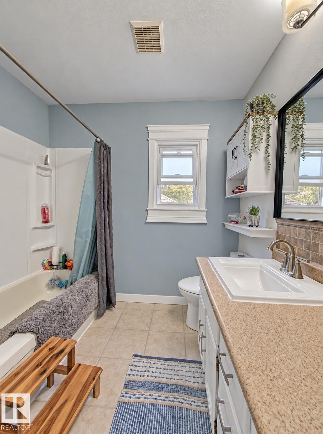 Main 4PC Bath - 57511 Rr224, Rural Sturgeon County, AB