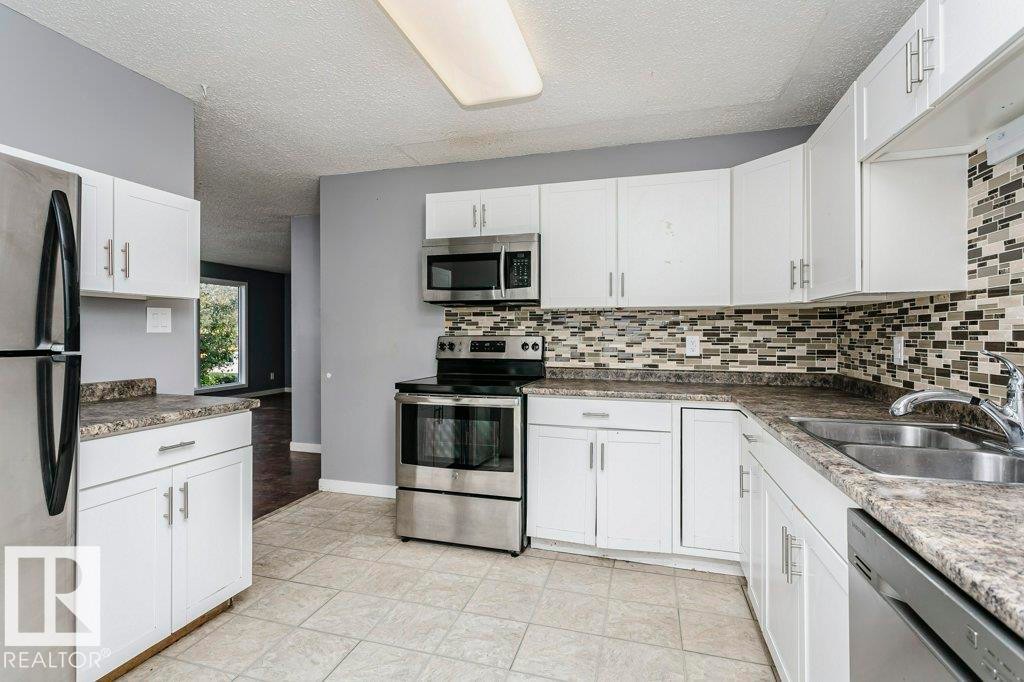 5807 52 Avenue, Redwater, AB