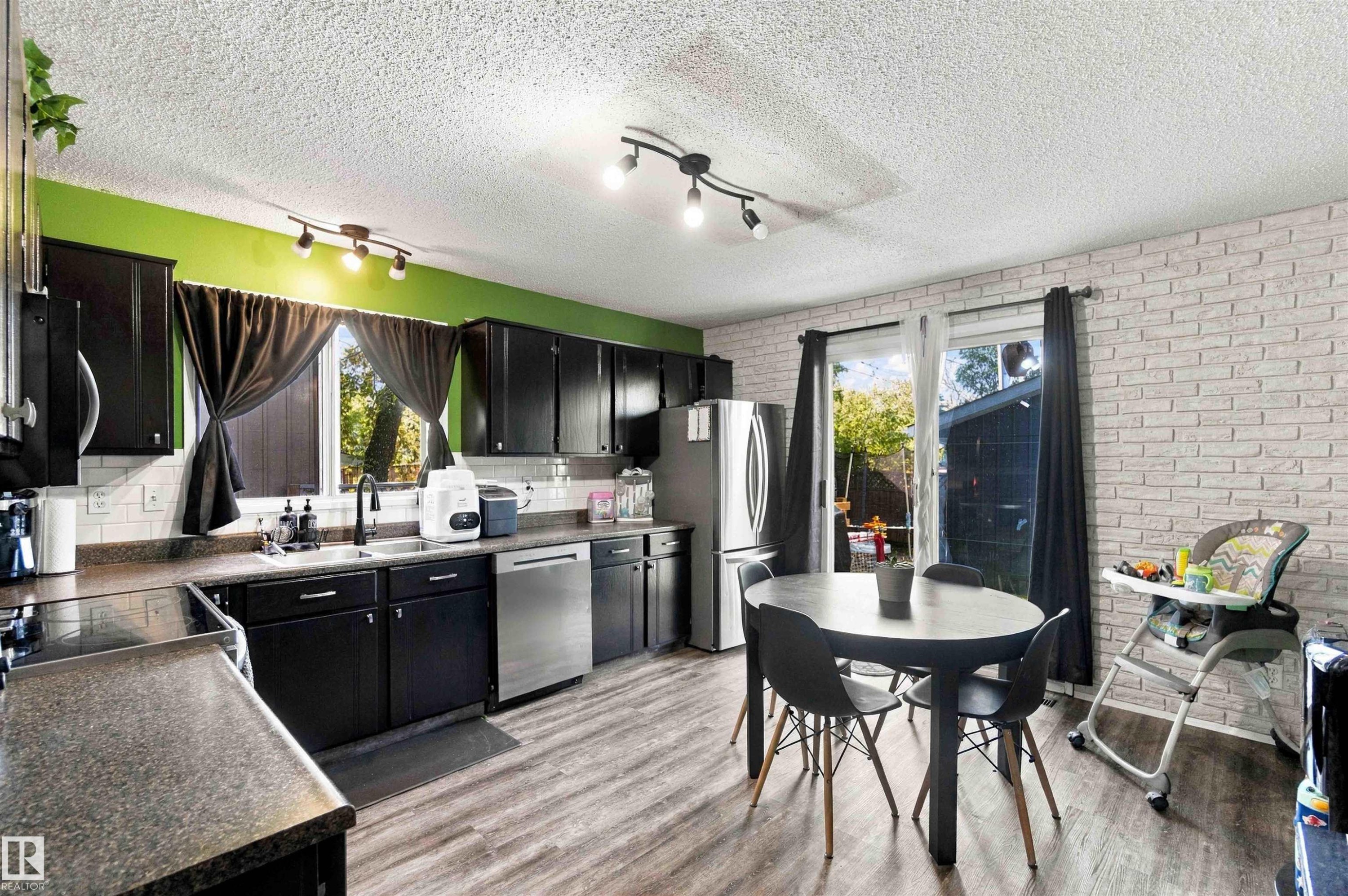 40 Greenwood Drive, Spruce Grove, AB
