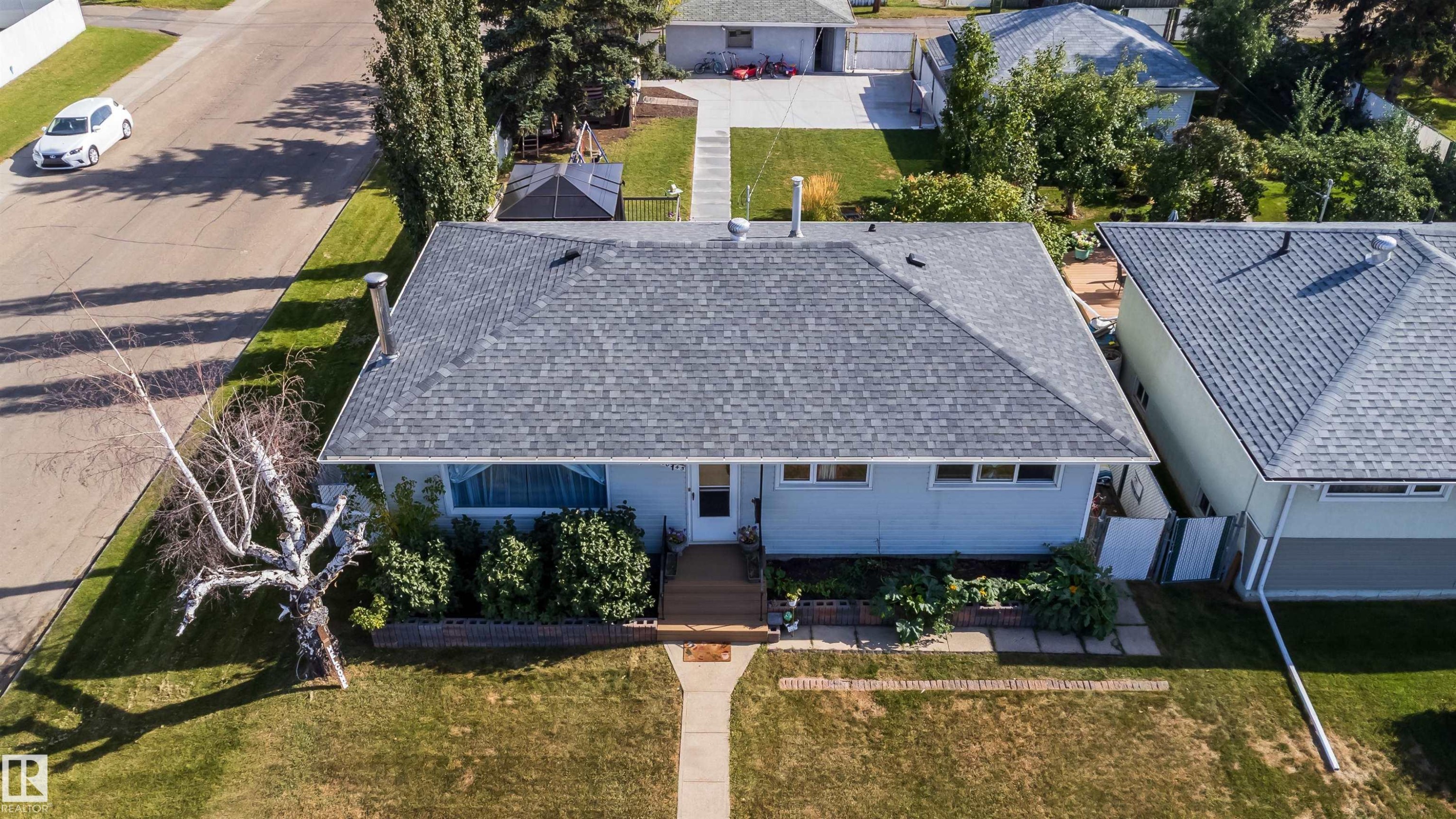 Gray asphalt shingle roof - 10245 160 Street Nw, Edmonton, AB