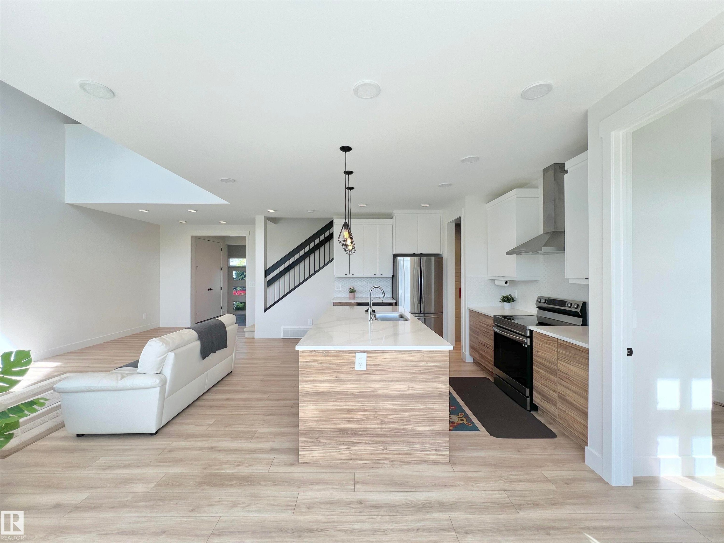 6045 King Landing Landing Sw, Edmonton, AB