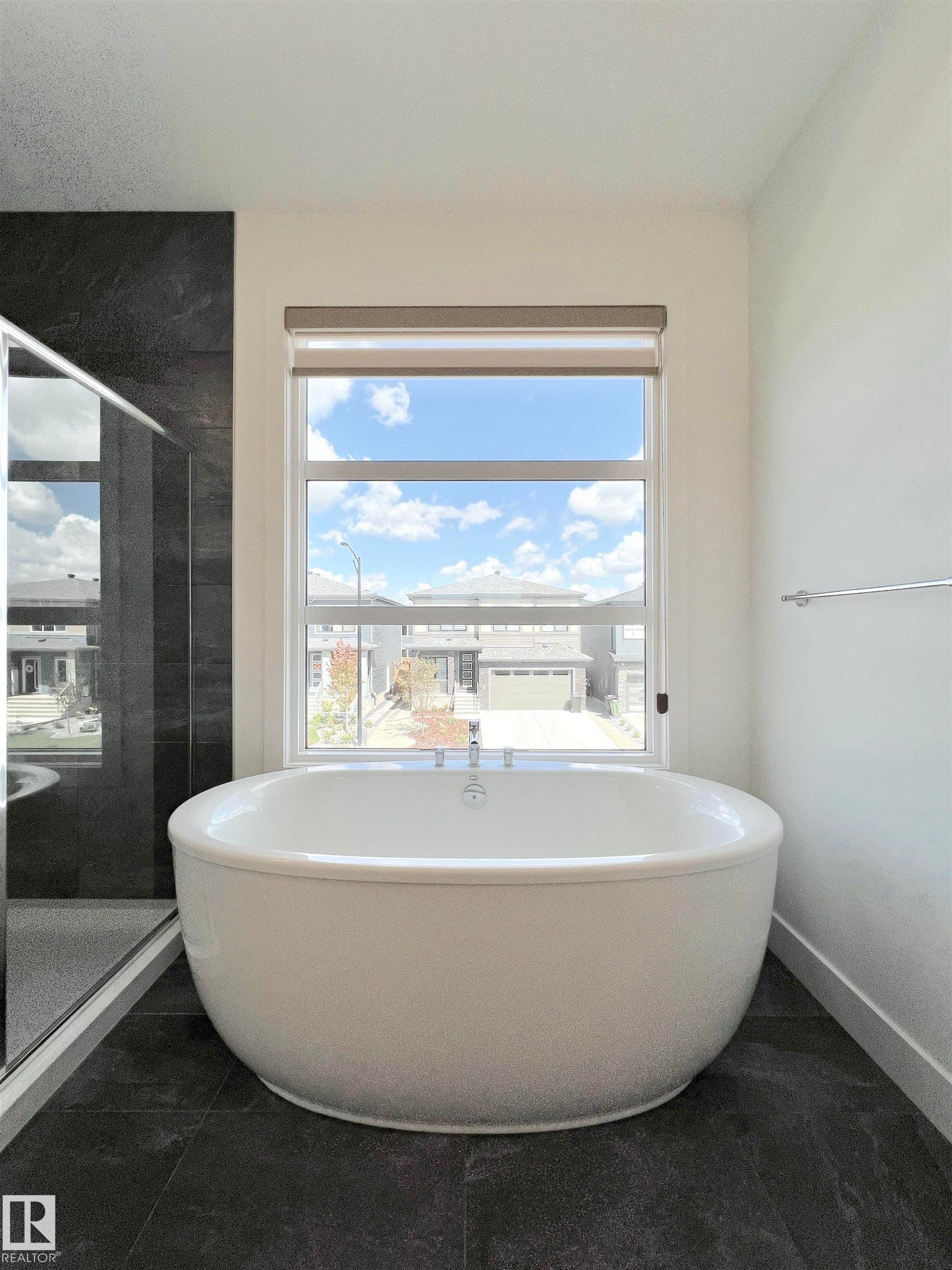 6045 King Landing Landing Sw, Edmonton, AB