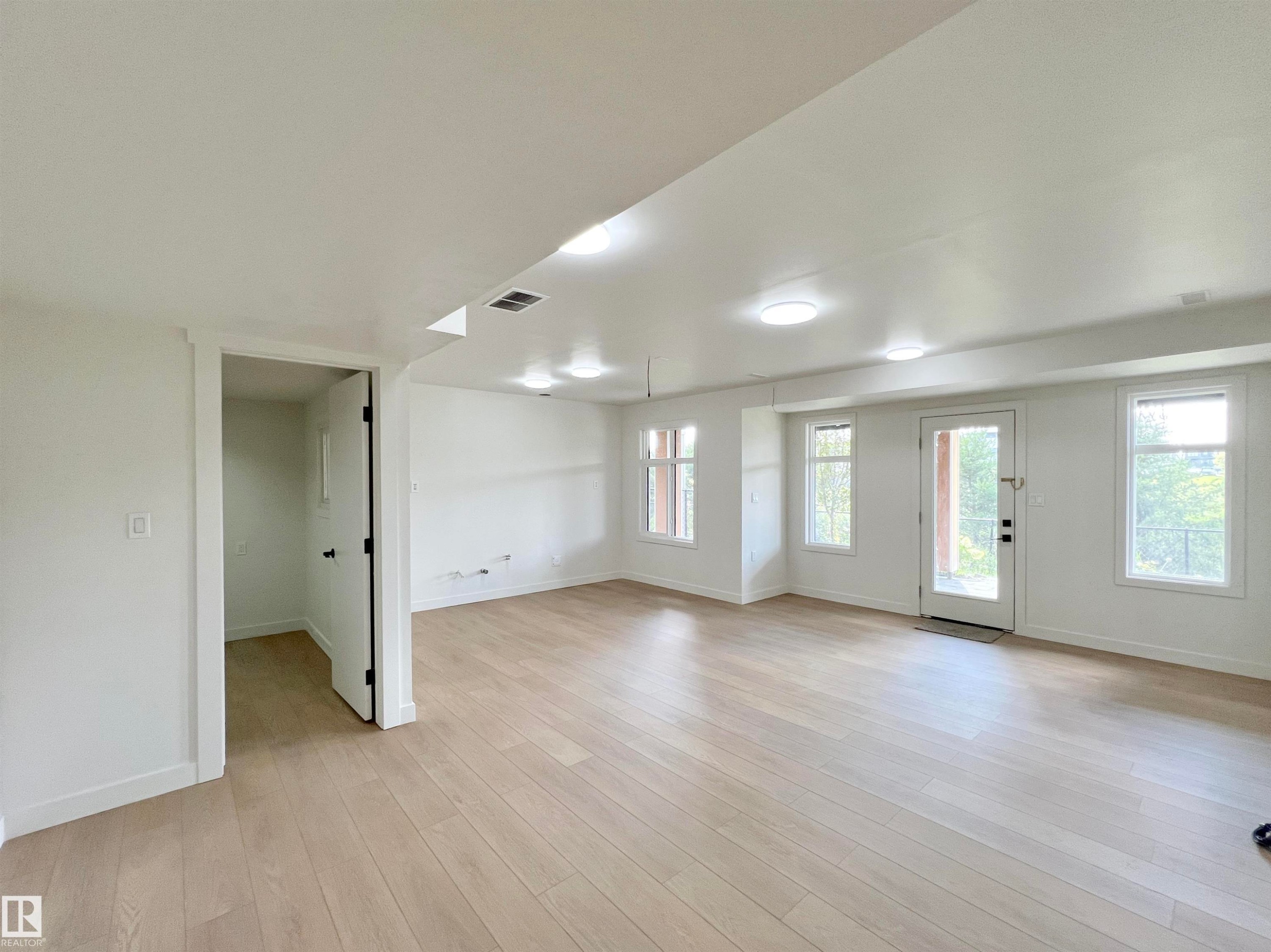 6045 King Landing Landing Sw, Edmonton, AB
